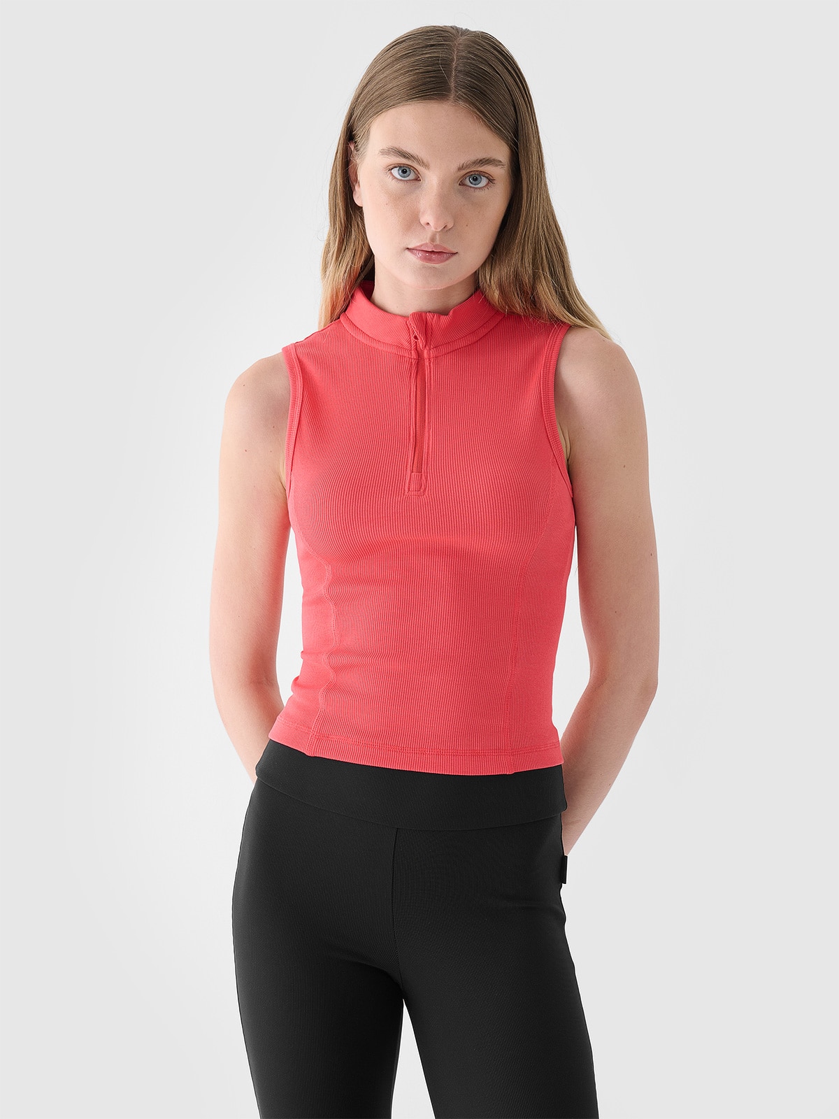 4F Top slim z prążkowanej dzianiny damski - czerwony XL