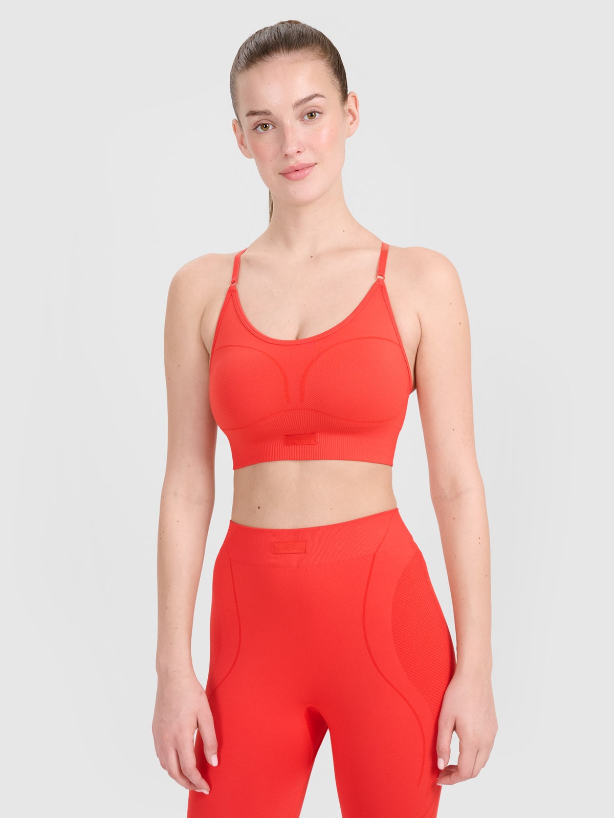 4F Biustonosz treningowy z niskim wsparciem - czerwony M/L