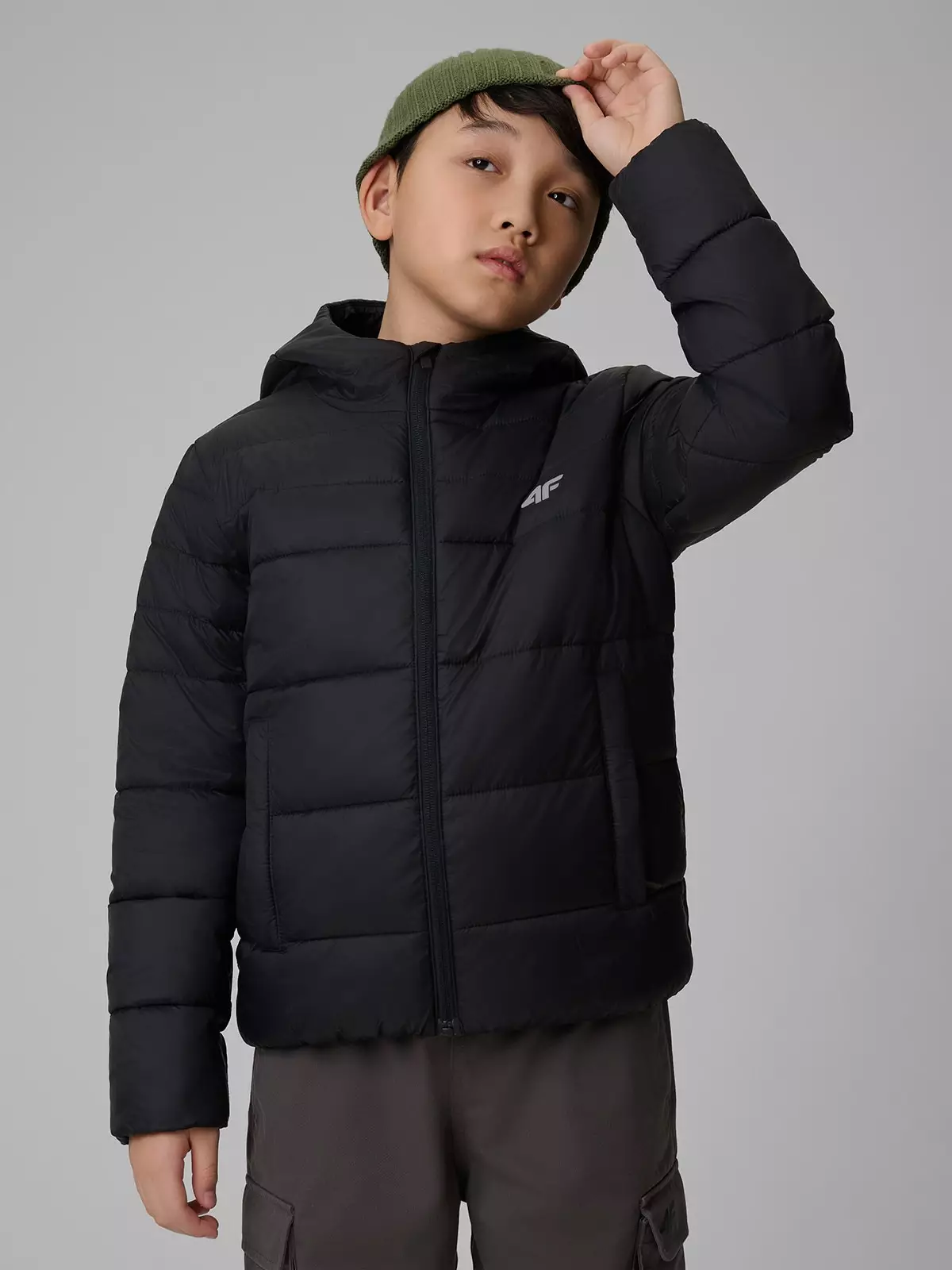 4F Kurtka z wypełnieniem syntetycznym chłopięca - czarna 146 (10-11 lat)