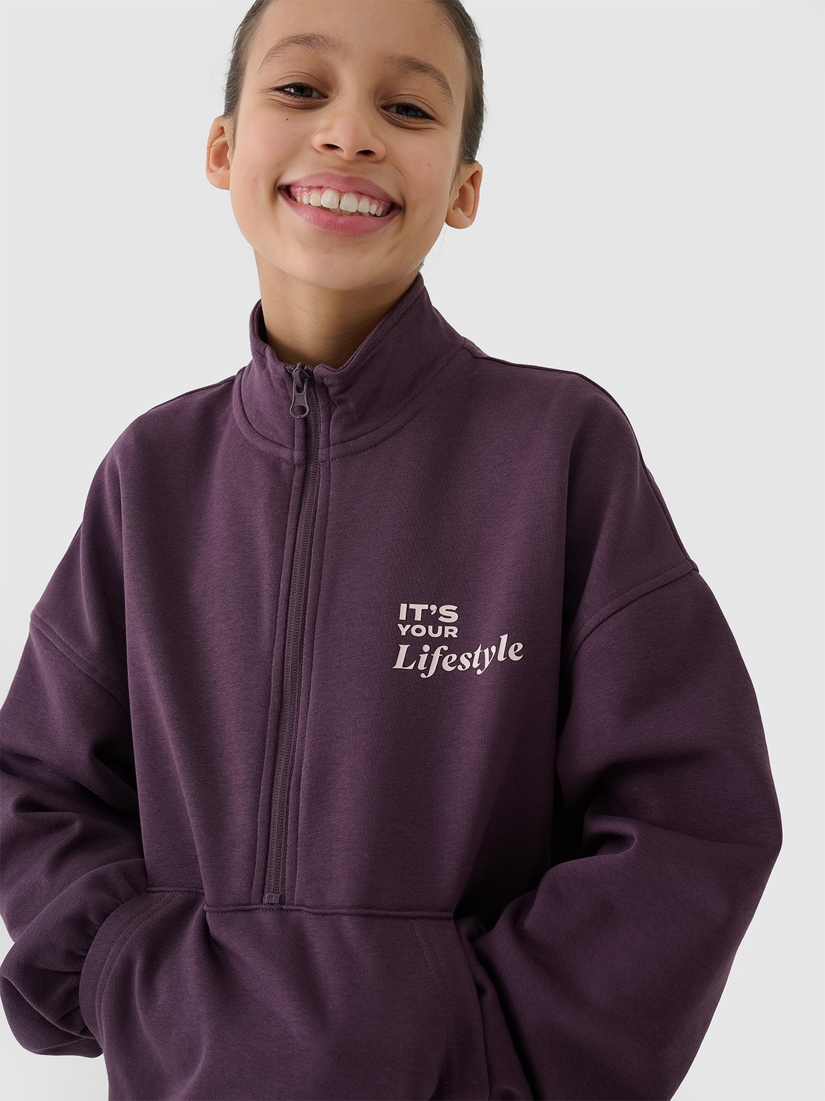 4F Bluza dresowa nierozpinana bez kaptura dziewczęca - fioletowa 128 (7-8 lat)