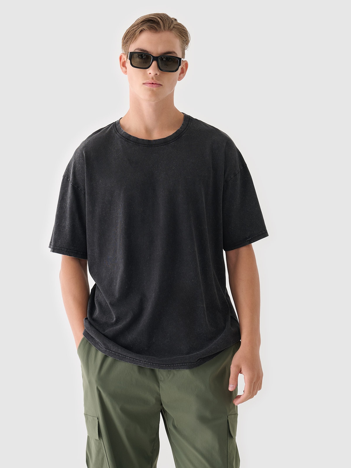 4F T-shirt z efektem acid wash męski - czarny M