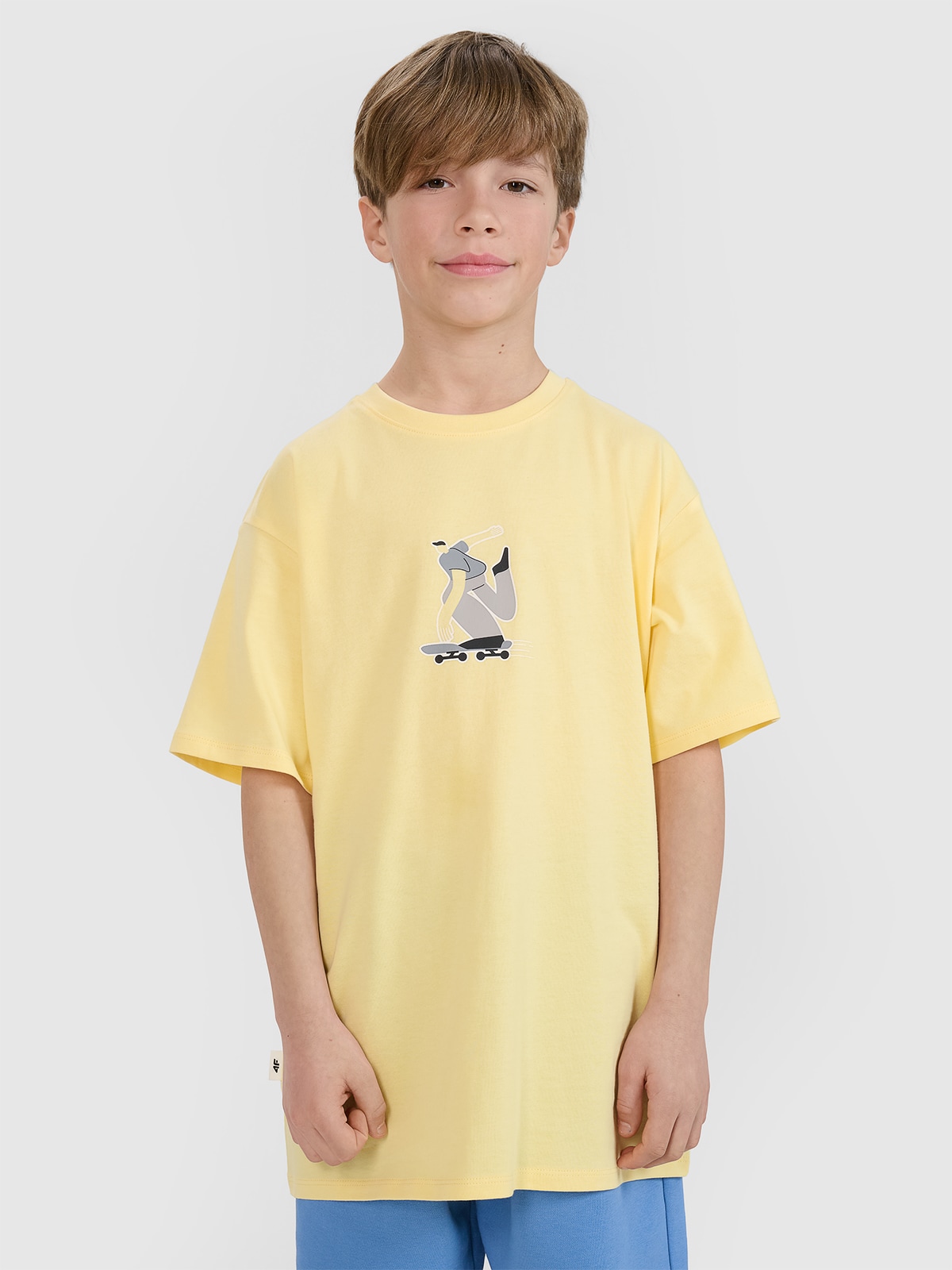 4F T-shirt oversize z nadrukiem chłopięcy - żółty 128 (7-8 lat)