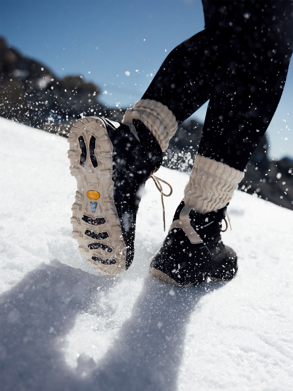 4F Wysokie buty trekkingowe ICE CRACKER z izolacją Primaloft damskie - czarne 39