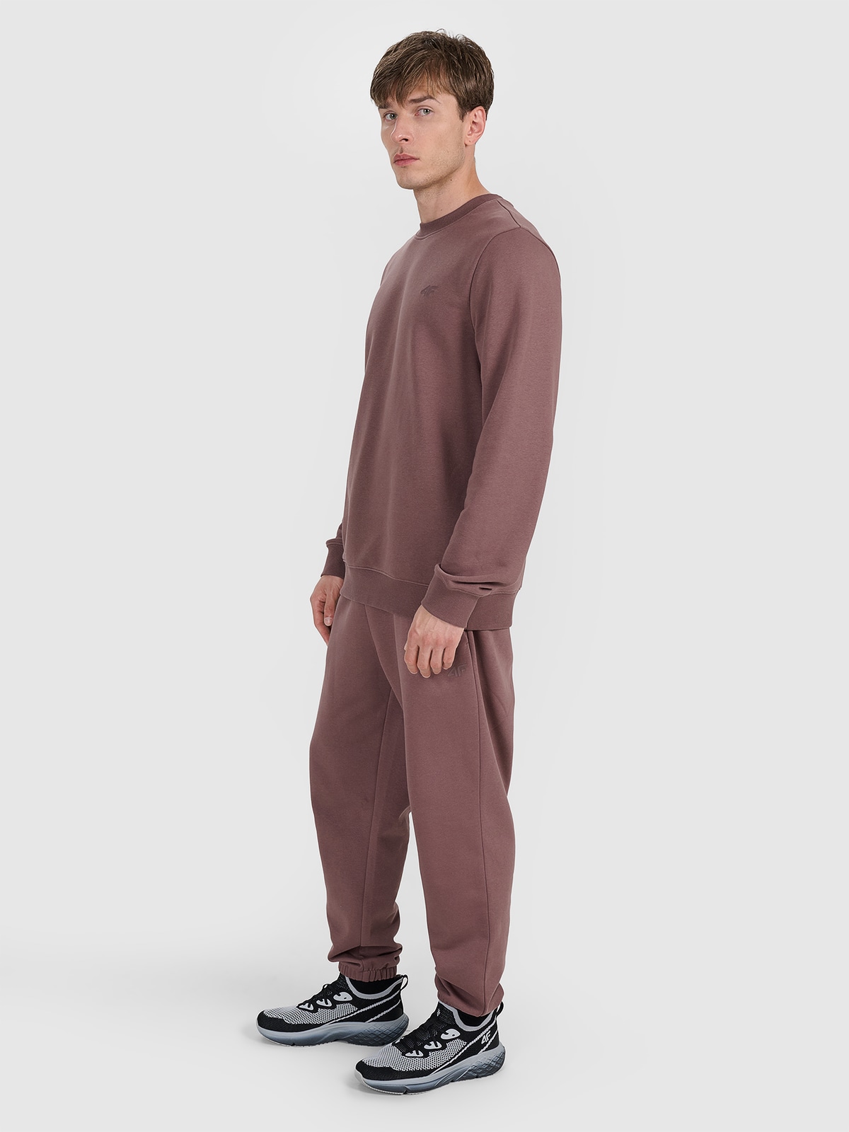 4F Spodnie dresowe joggery męskie - brązowe L