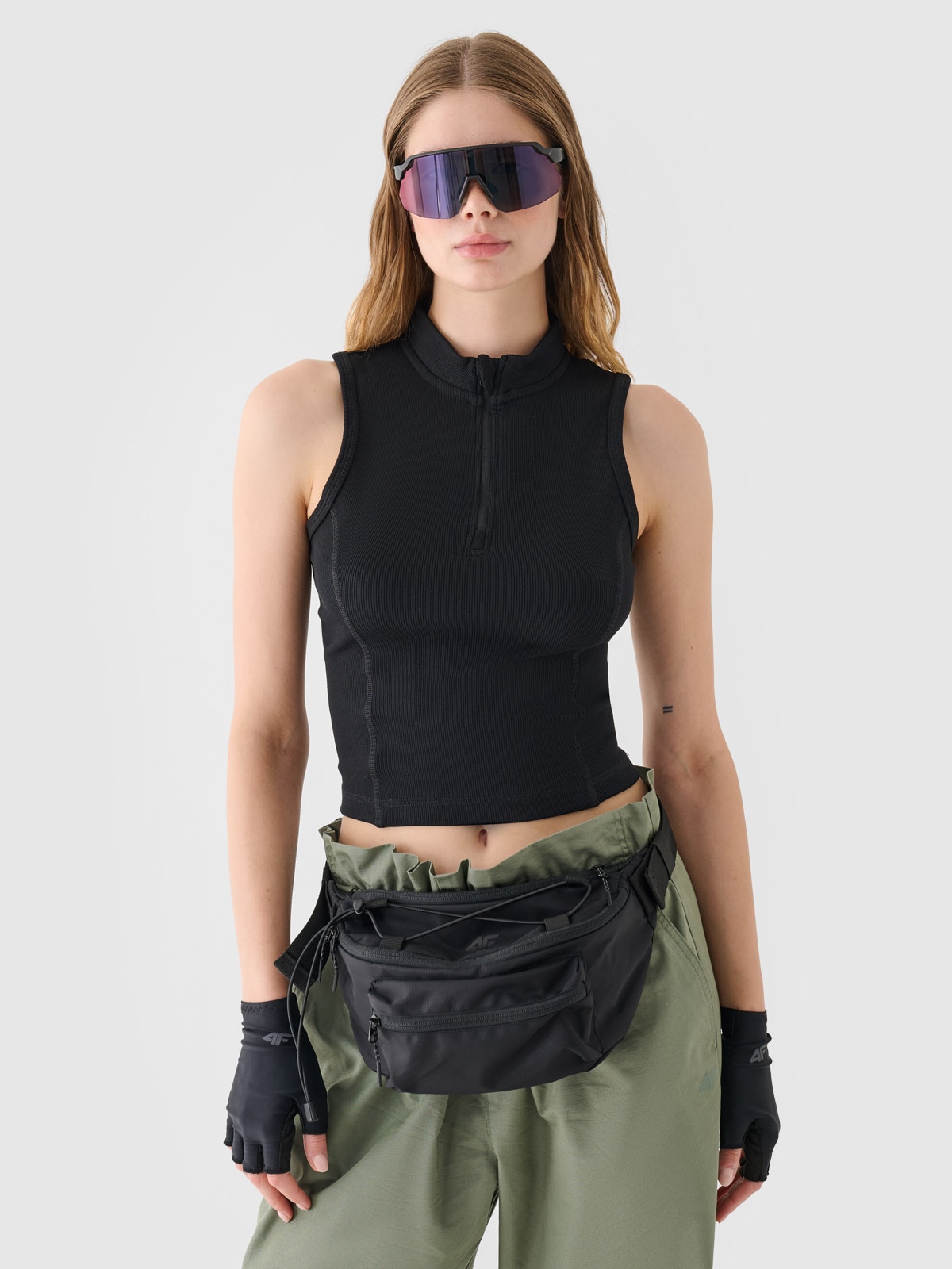 4F Top slim z prążkowanej dzianiny damski - czarny L