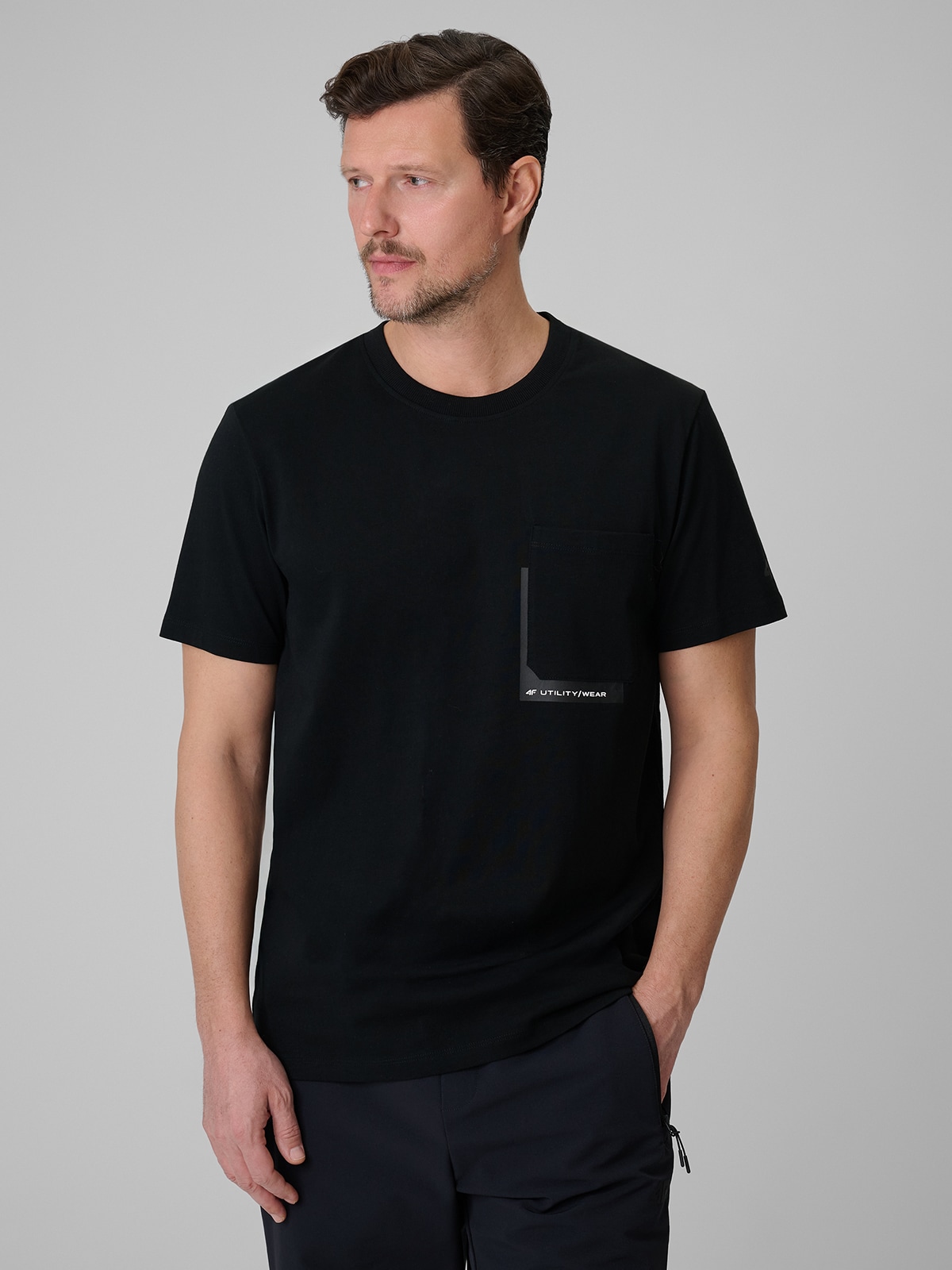 4F T-shirt regular z nadrukiem męski - czarny S