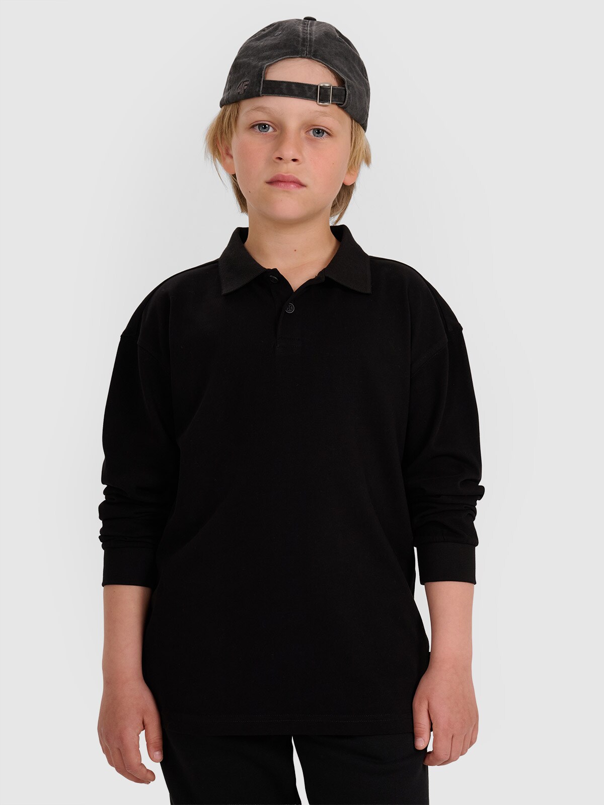 4F Longsleeve polo regular chłopięcy - czarny 140 (9-10 lat)