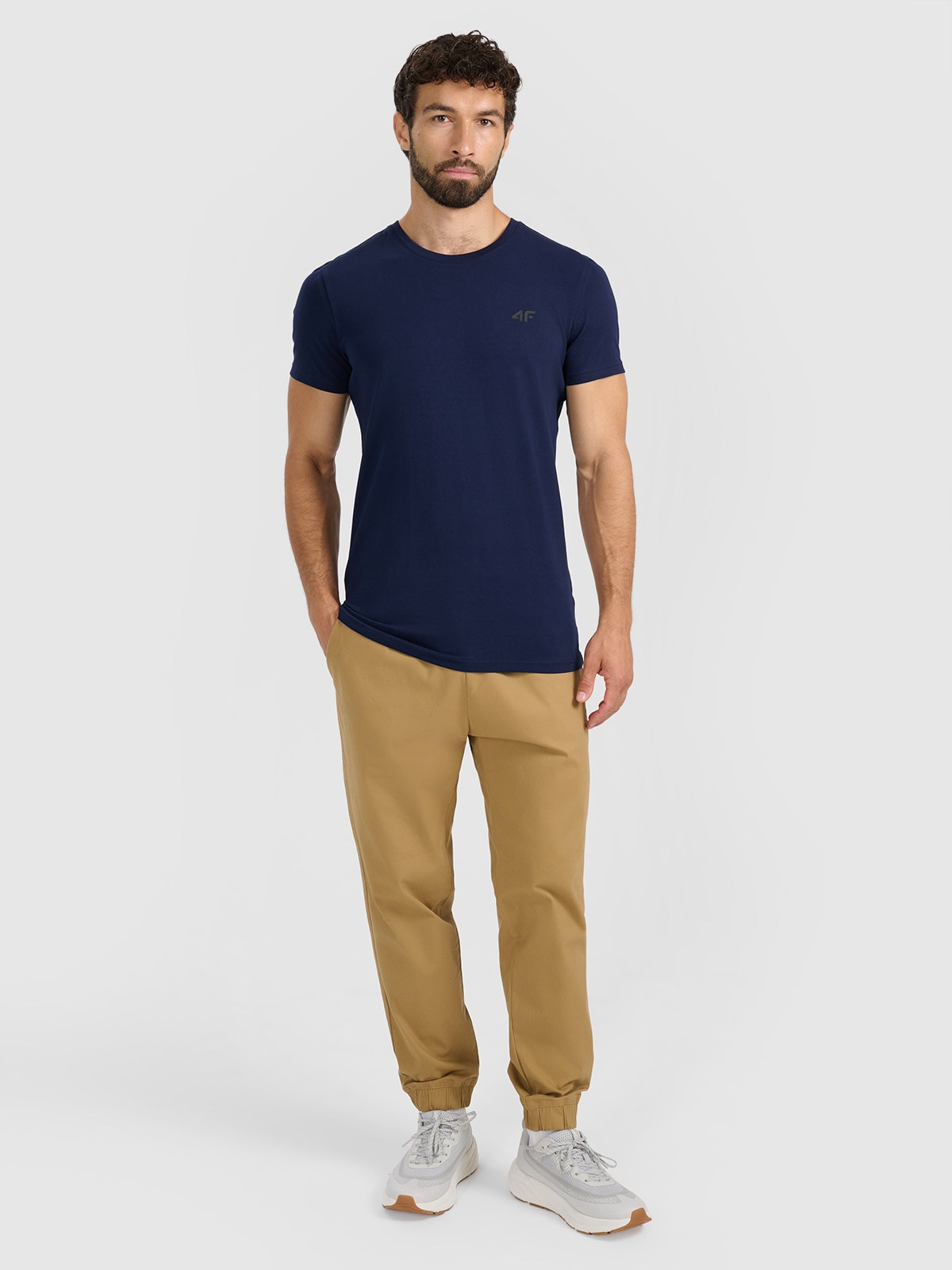 4F Spodnie dresowe joggery męskie - beżowe XXL