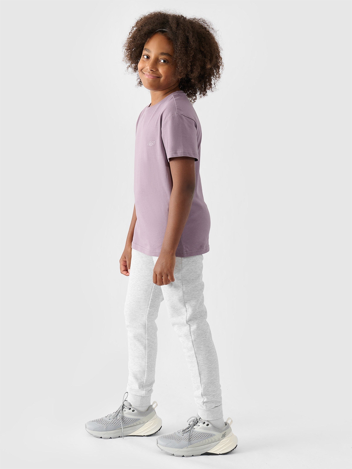 4F Spodnie dresowe joggery dziewczęce - szare 128 (7-8 lat)