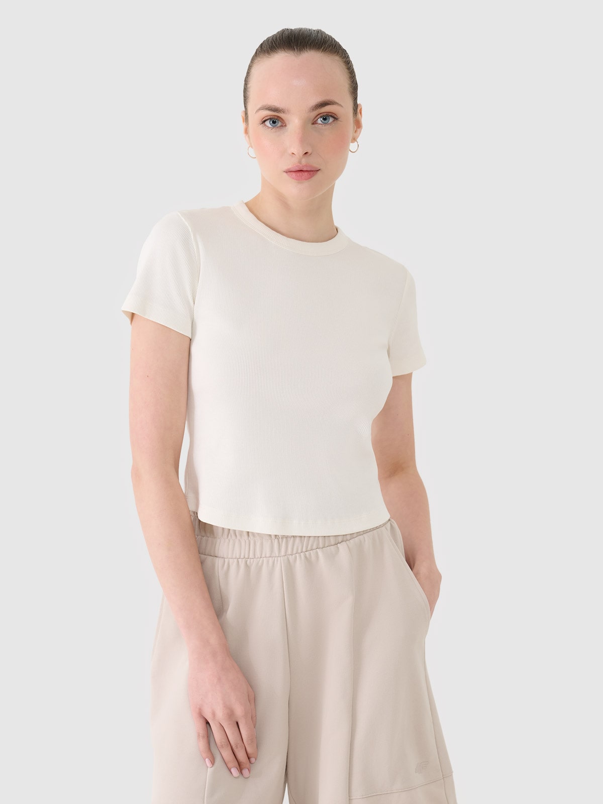 4F T-shirt slim z prążkowanej dzianiny damski - biały L