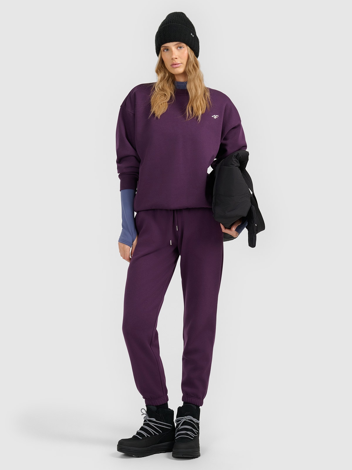 4F Spodnie dresowe joggery damskie - fioletowe XL