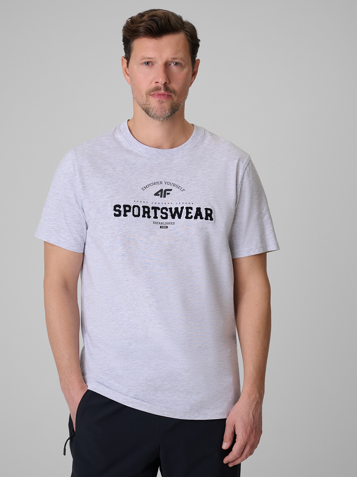 4F T-shirt regular z nadrukiem męski - szary M