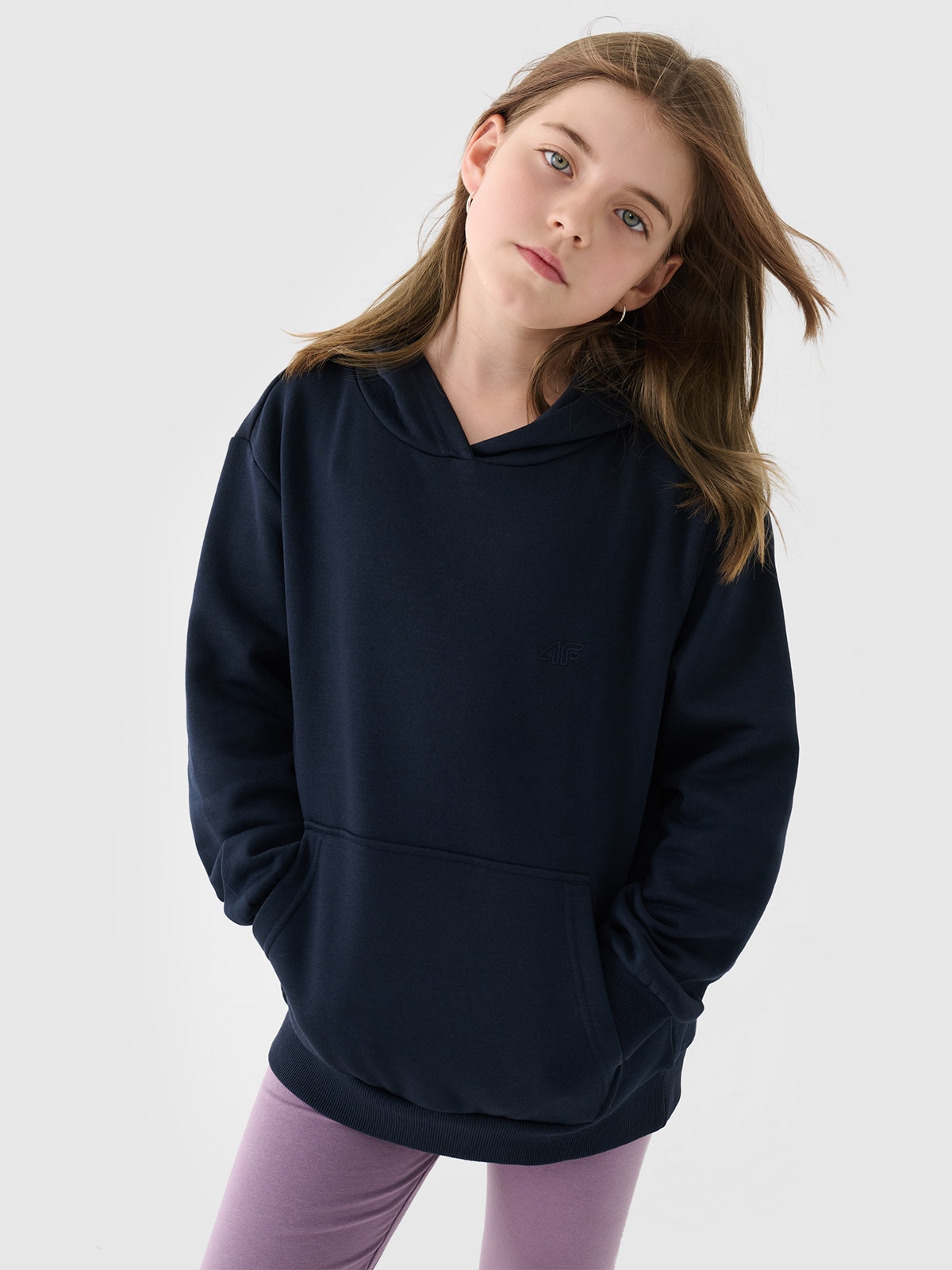 4F Bluza dresowa nierozpinana z kapturem dziewczęca - granatowa 140 (9-10 lat)