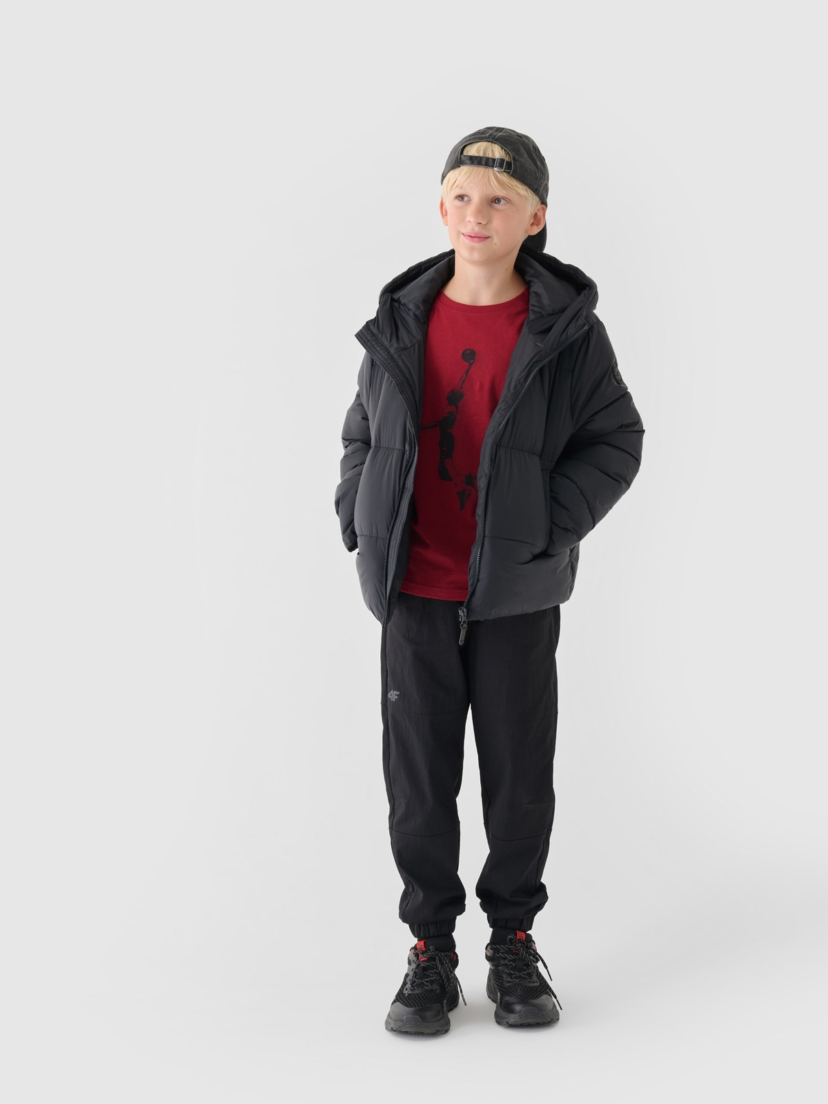 4F Kurtka puchowa z wypełnieniem syntetycznym chłopięca - czarna 140 (9-10 lat)