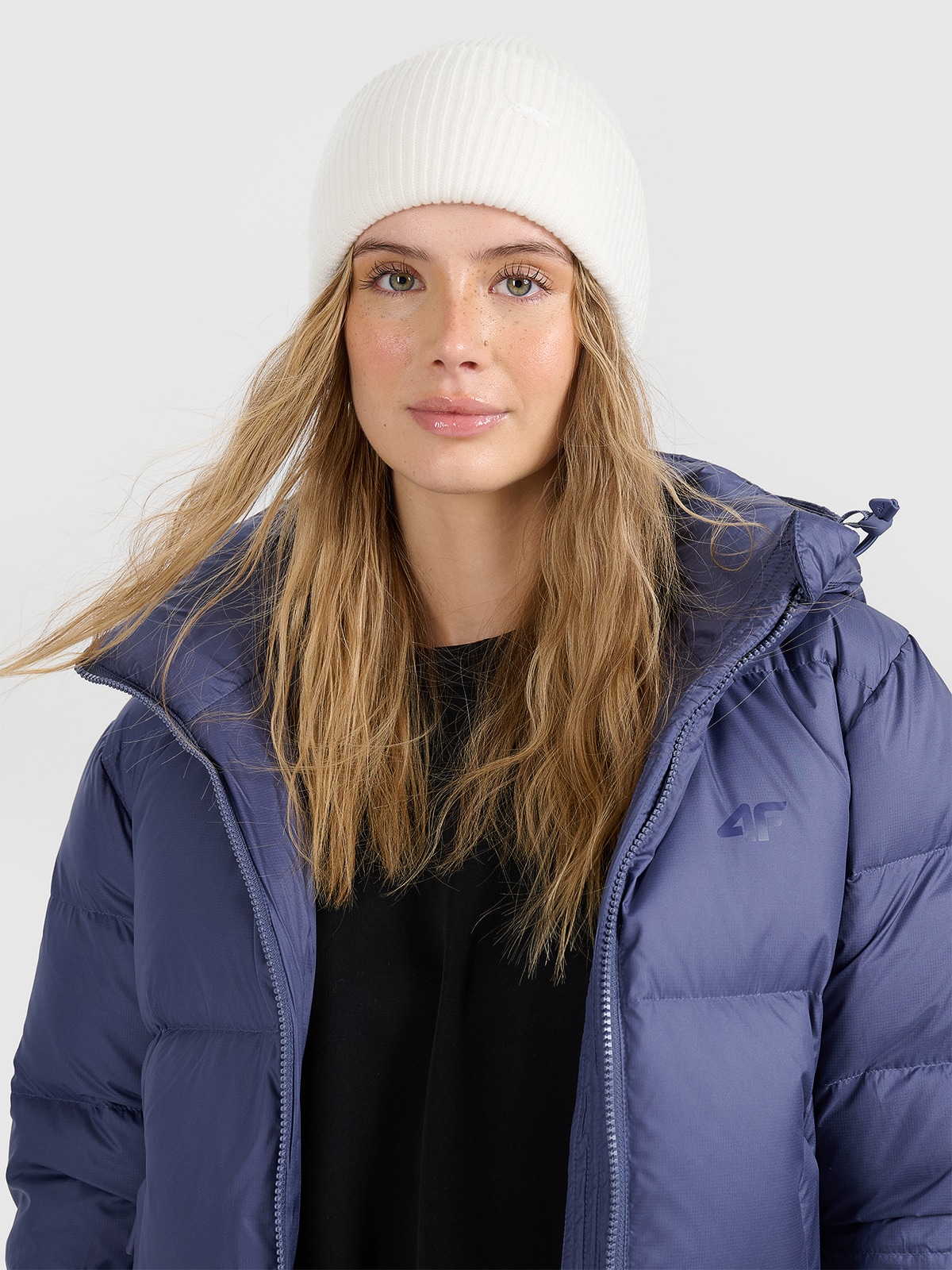 4F Czapka beanie uniseks - biała Uniwersalny