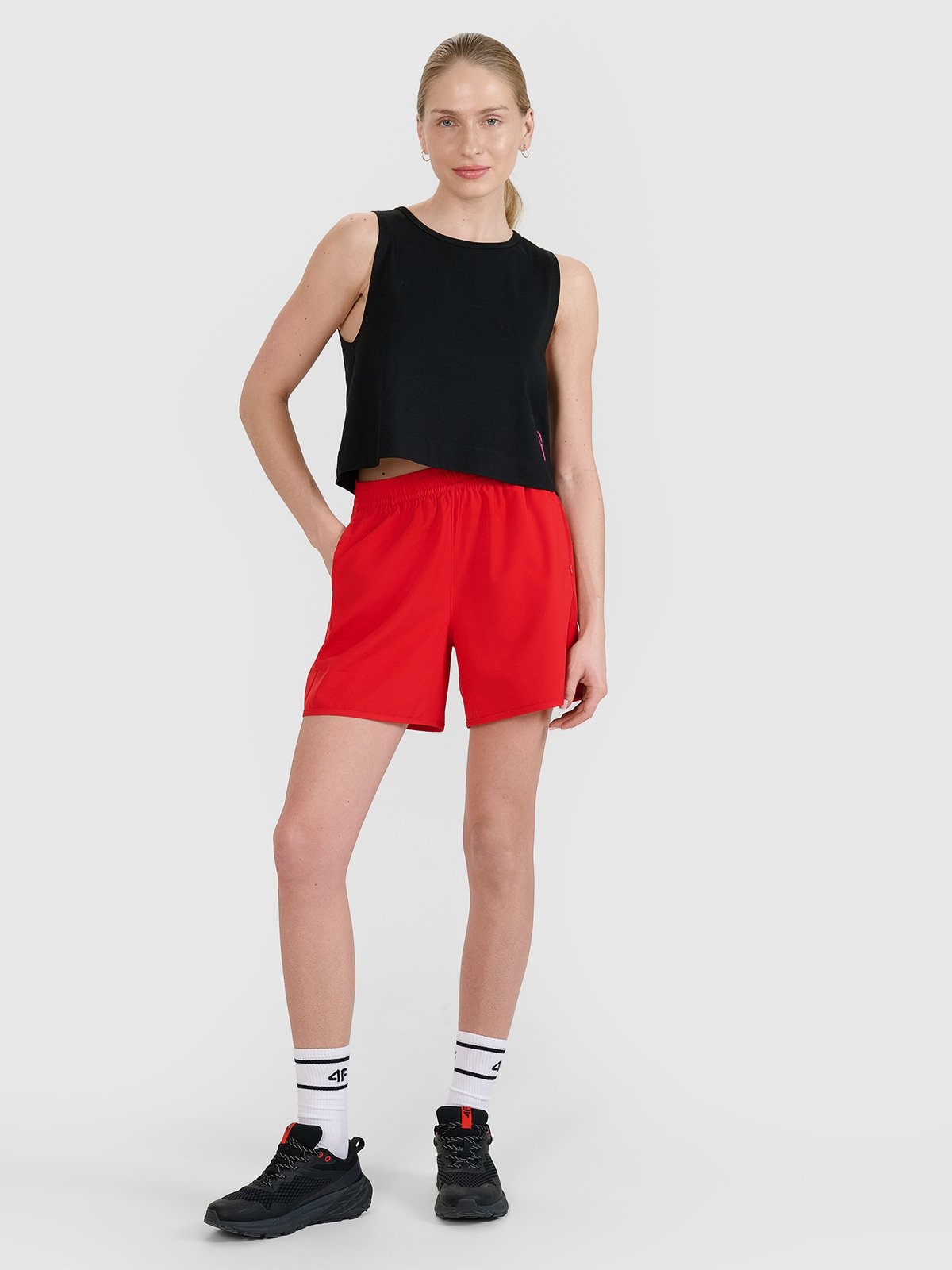 4F Spodenki plażowe damskie - czerwone M