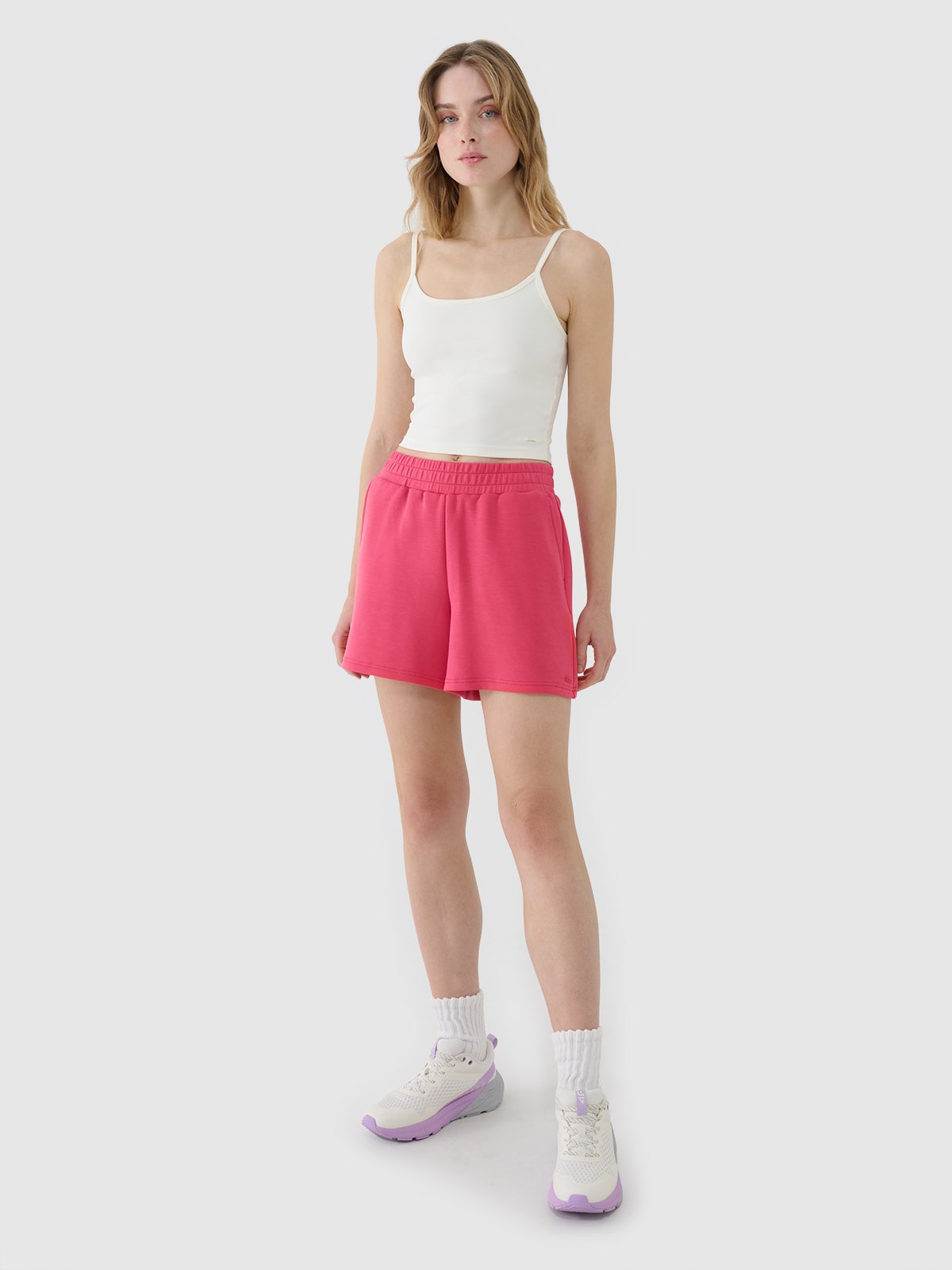 4F Spodenki dresowe z modalem damskie - różowe XL