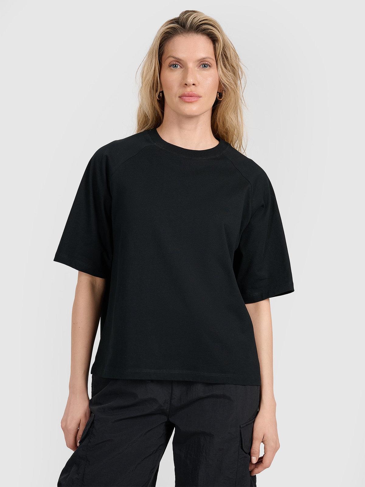 4F T-shirt oversize gładki damski - czarny XL