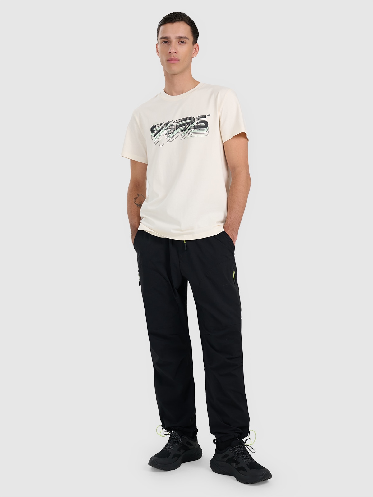 4F Spodnie casual męskie - czarne XL