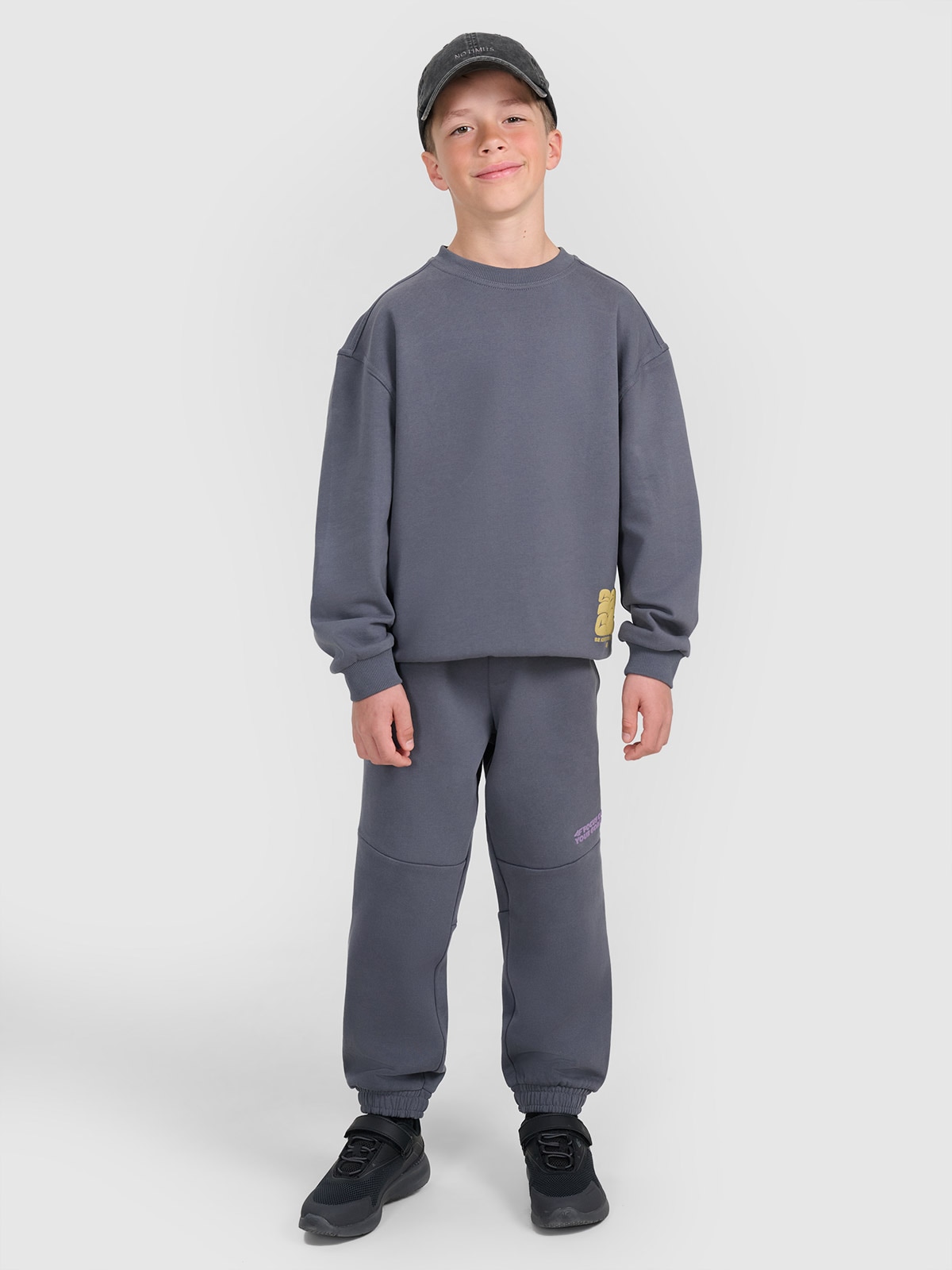 4F Spodnie dresowe joggery chłopięce - szare 152 (11-12 lat)