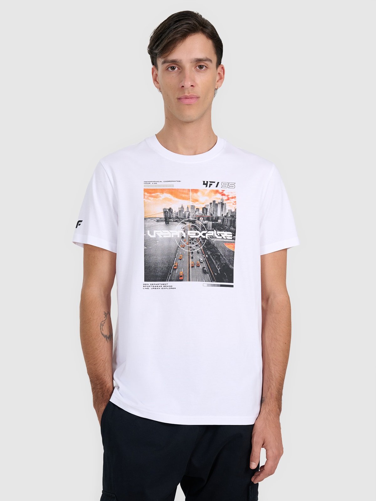 4F T-shirt regular z nadrukiem męski - biały 3XL