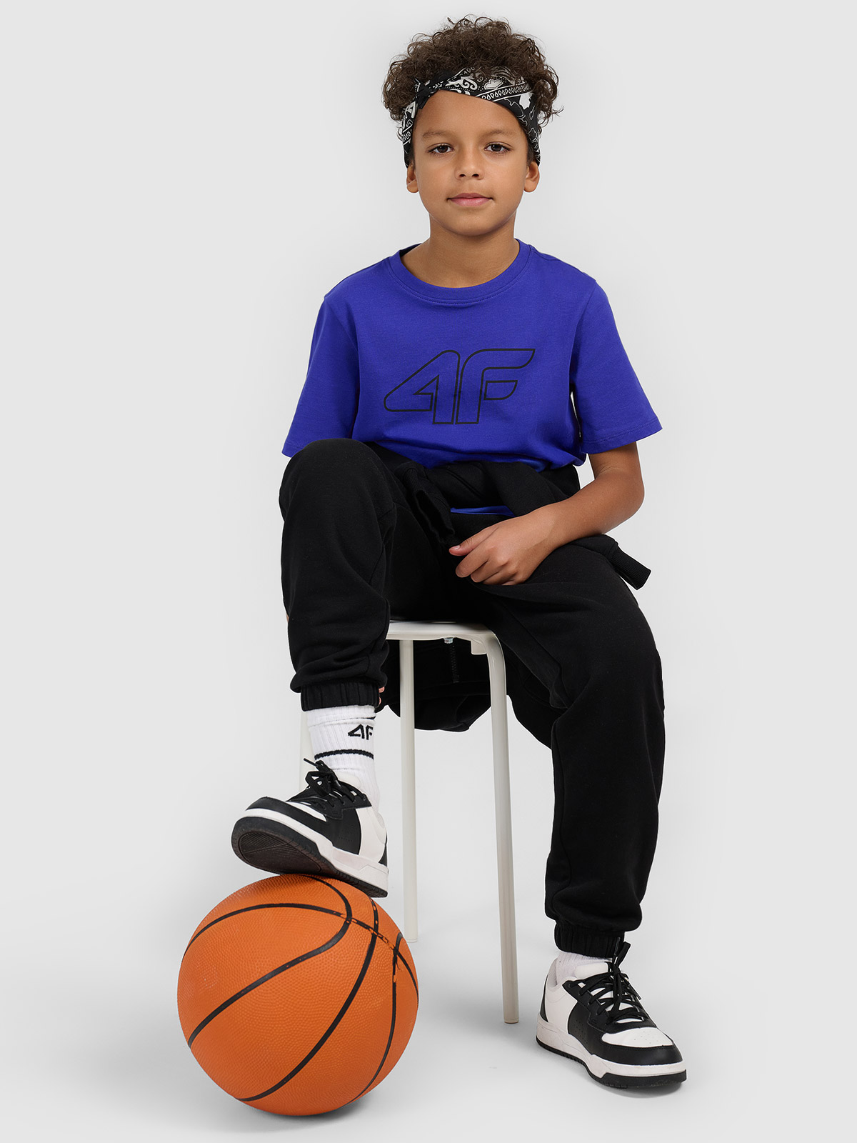 4F T-shirt regular z nadrukiem chłopięcy - niebieski 122 (6-7 lat)