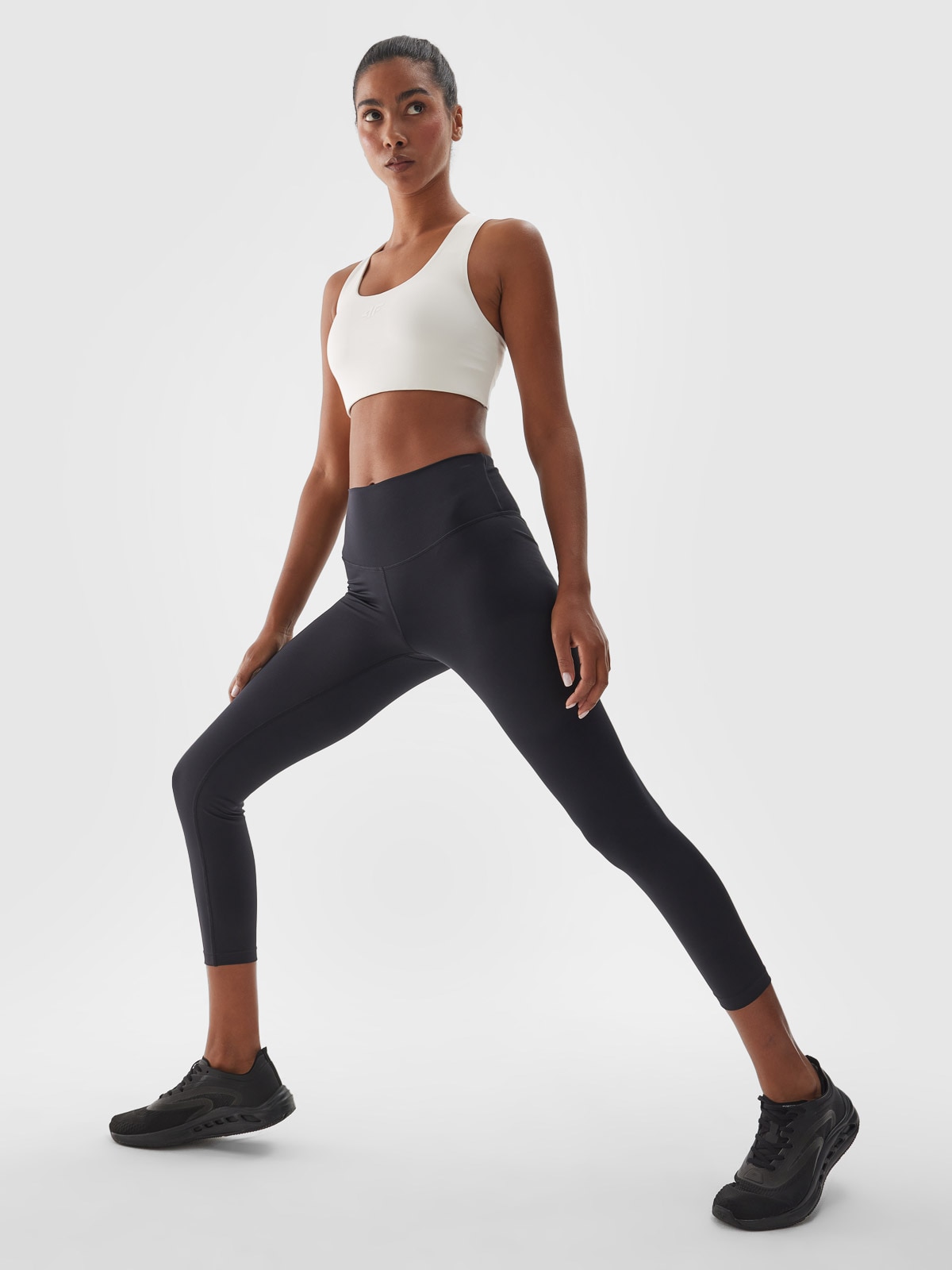 4F Legginsy treningowe 7/8 z wysokim stanem damskie - czarne XS