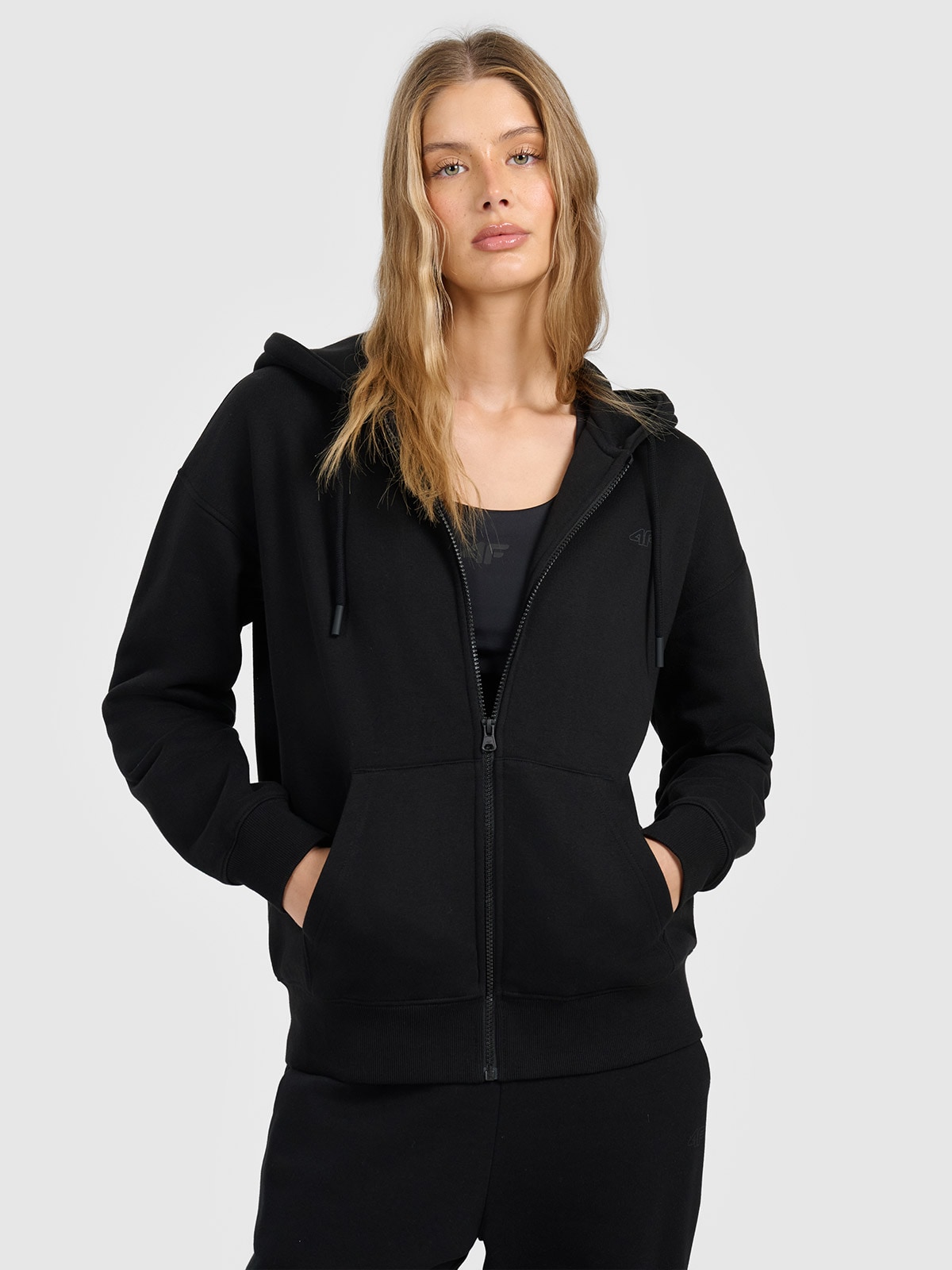 4F Bluza dresowa rozpinana z kapturem damska - czarna S