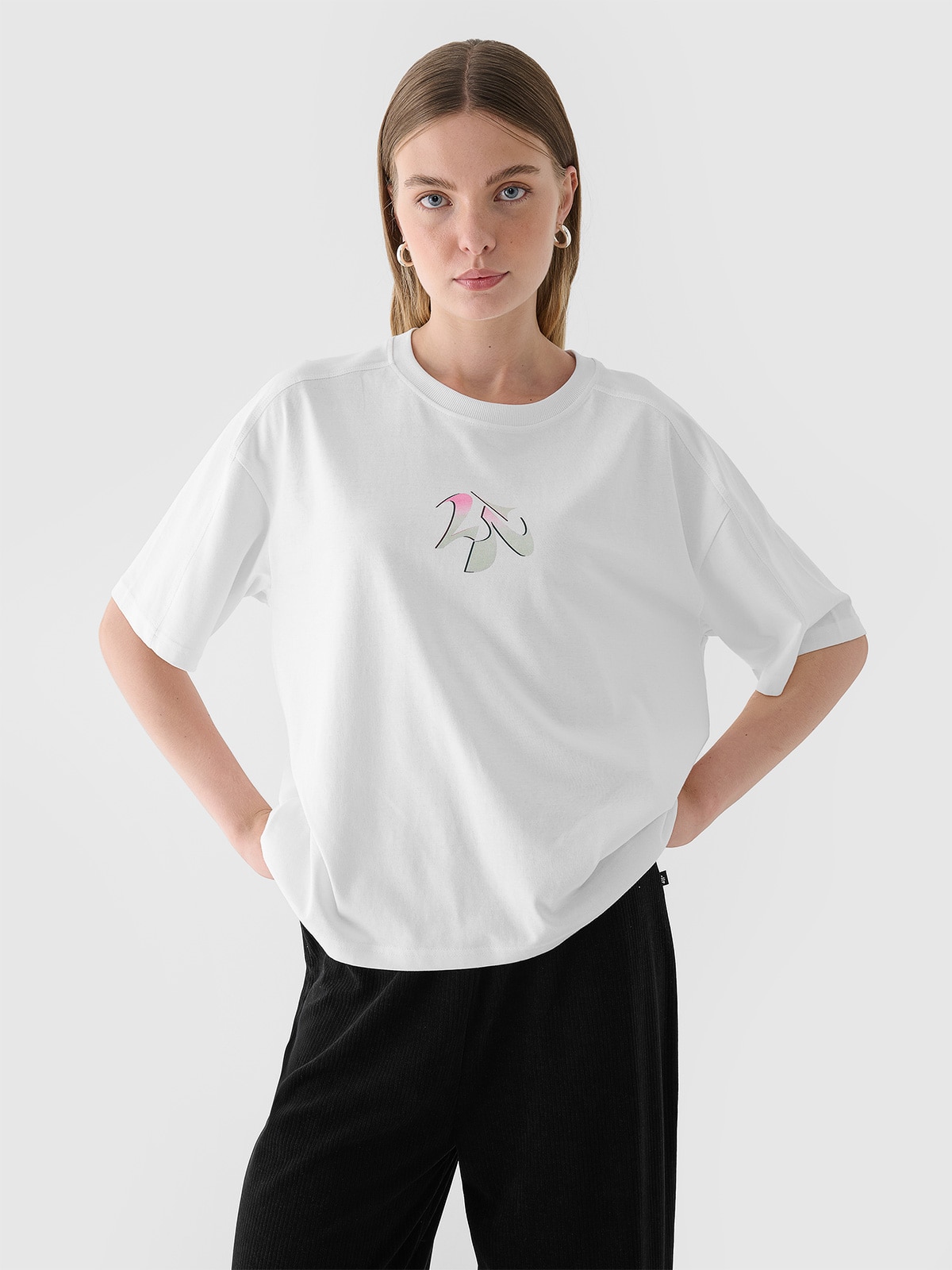 4F T-shirt oversize z nadrukiem damski - biały M
