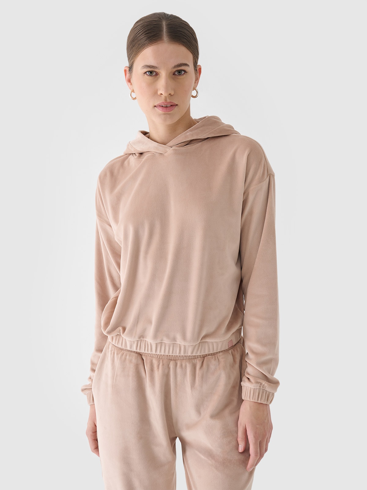 4F Bluza dresowa z weluru nierozpinana z kapturem damska - beżowa M