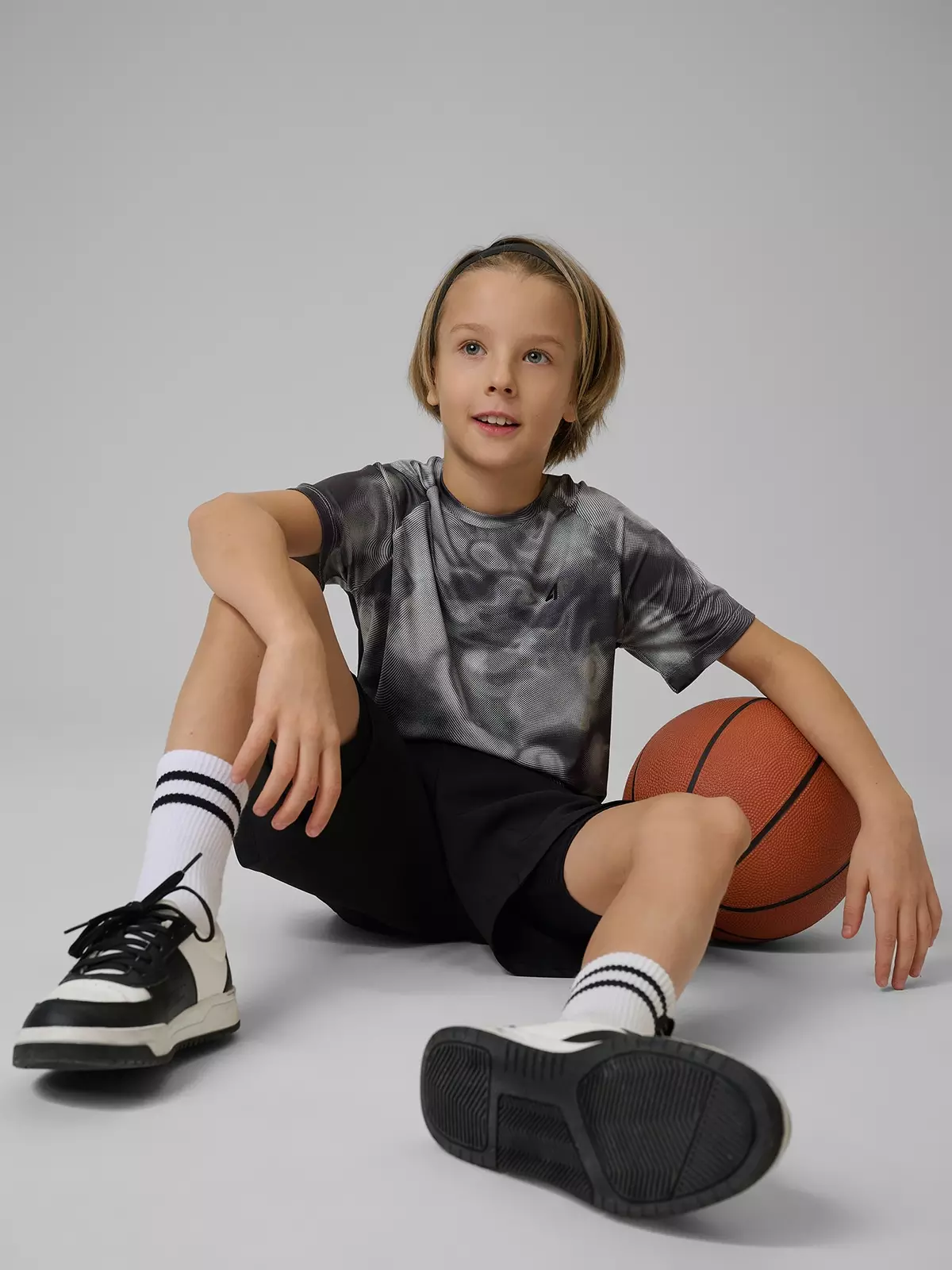 4F Koszulka sportowa szybkoschnąca chłopięca - szara 122/128 (6-8 lat)