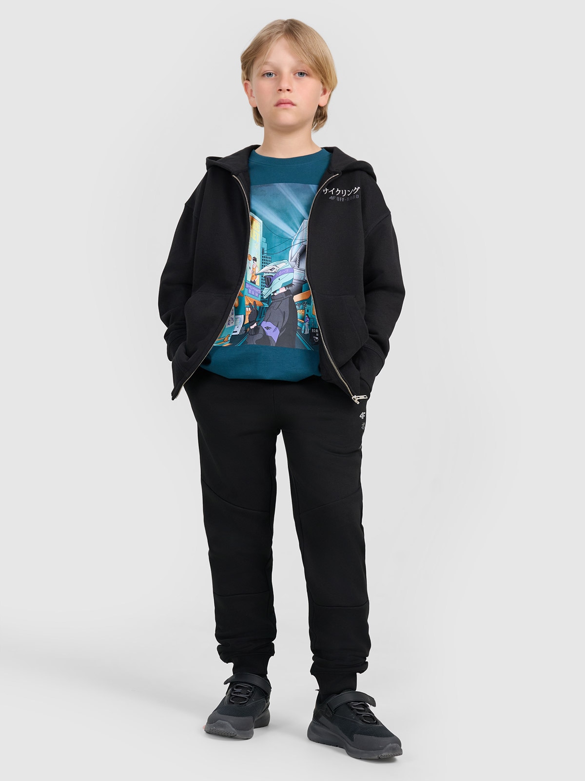 4F Spodnie dresowe joggery chłopięce - czarne 140 (9-10 lat)