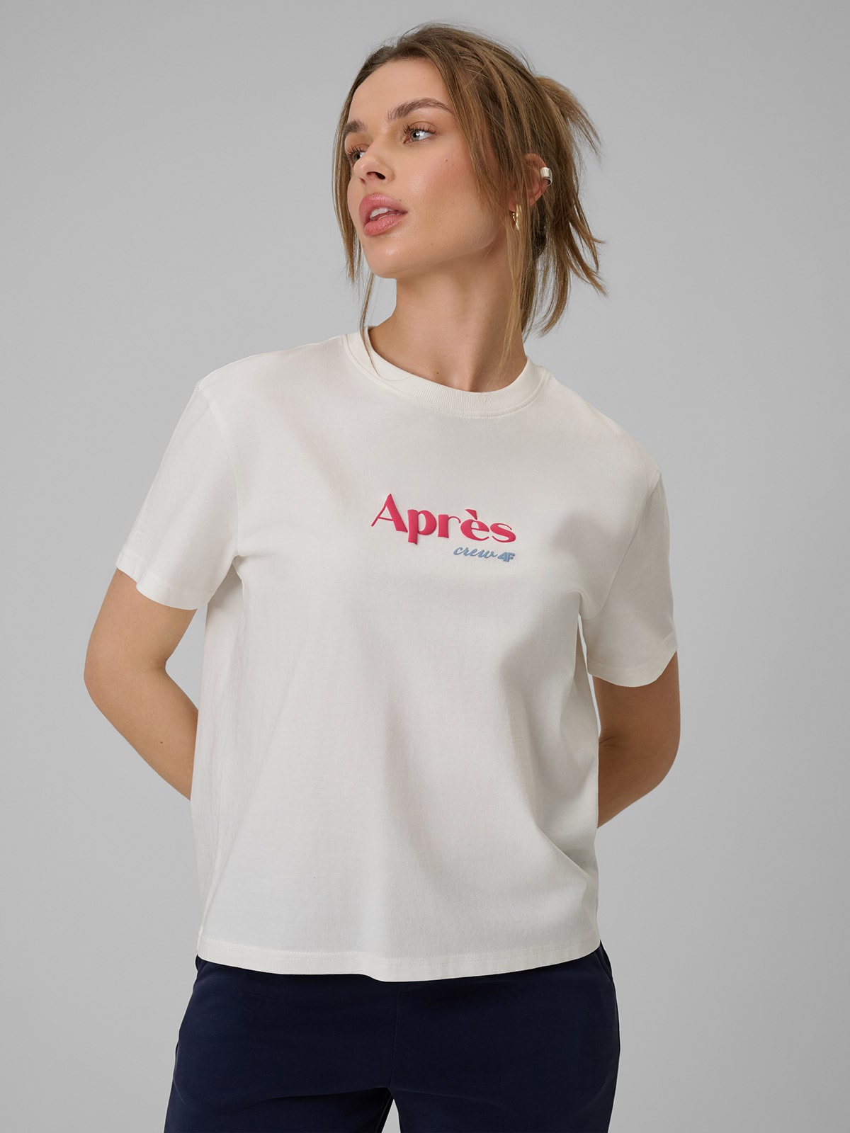 4F T-shirt boxy z nadrukiem damski - beżowy S