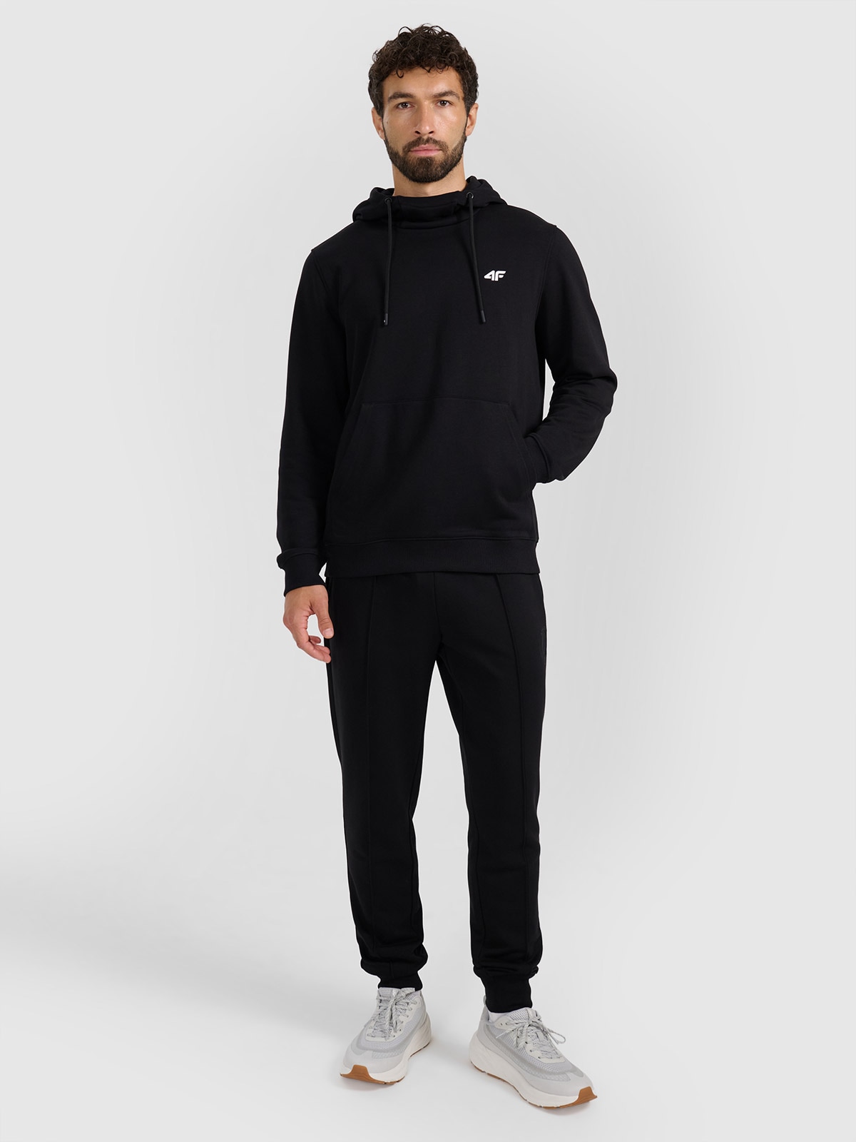 4F Spodnie dresowe joggery męskie - czarne M