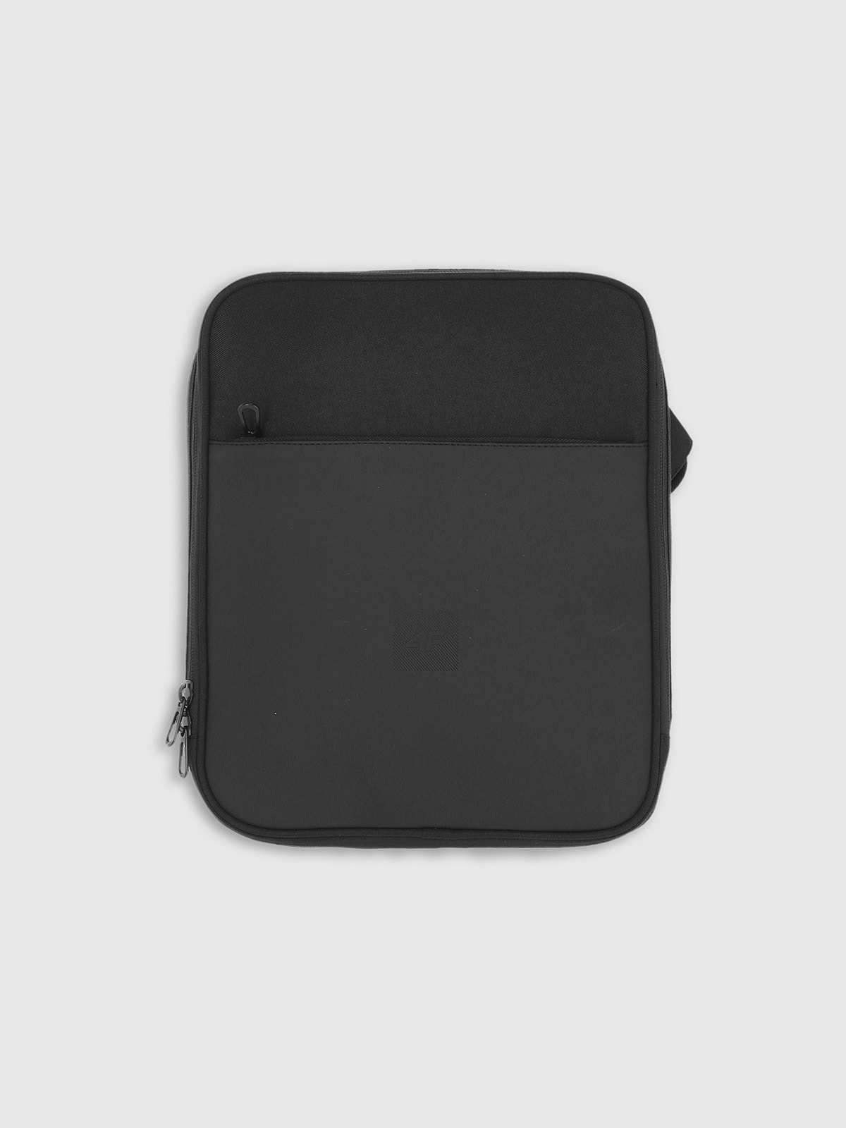 4F Saszetka crossbody uniseks - czarna Uniwersalny