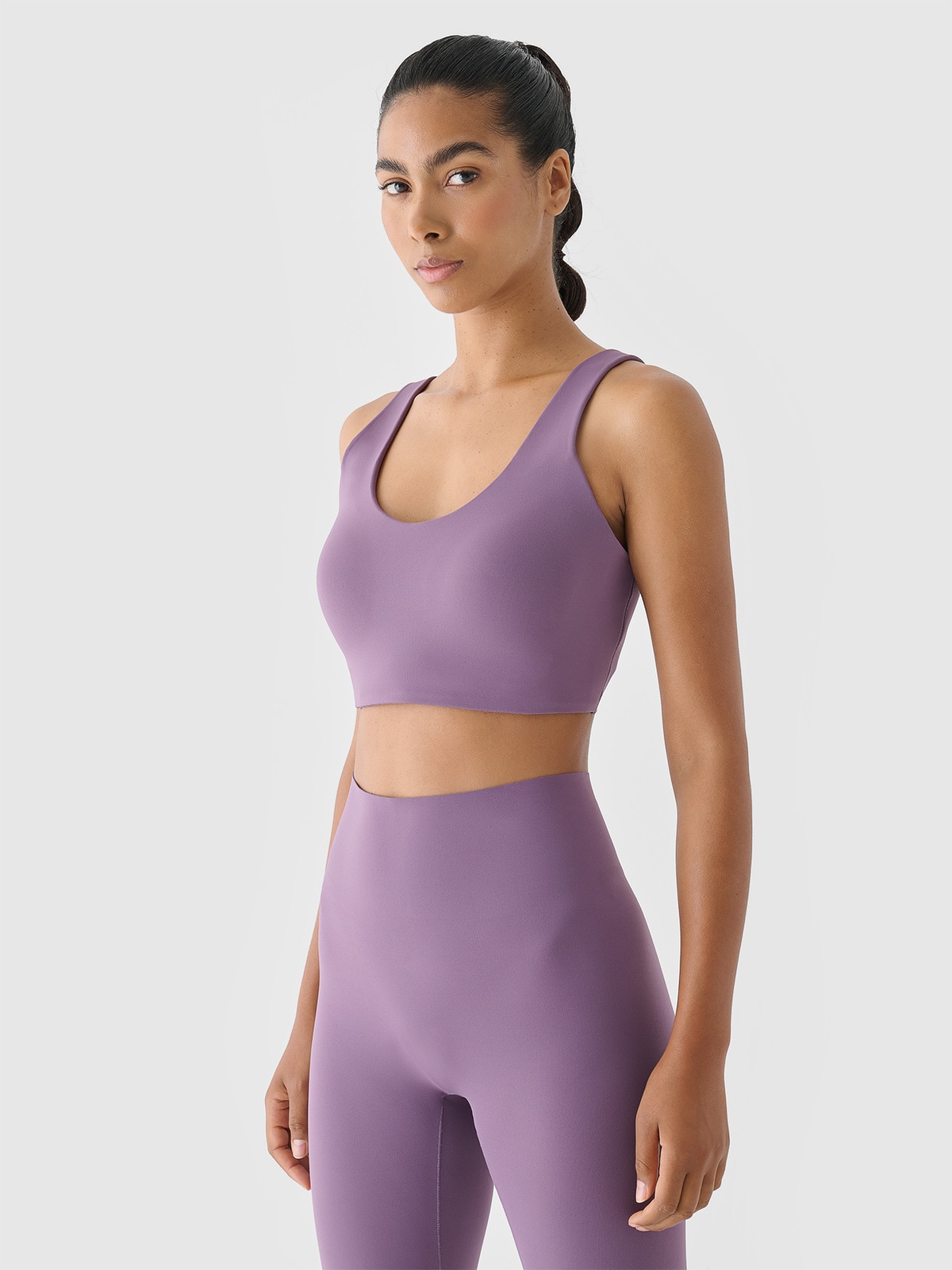 4F Biustonosz treningowy ze średnim wsparciem - fioletowy L