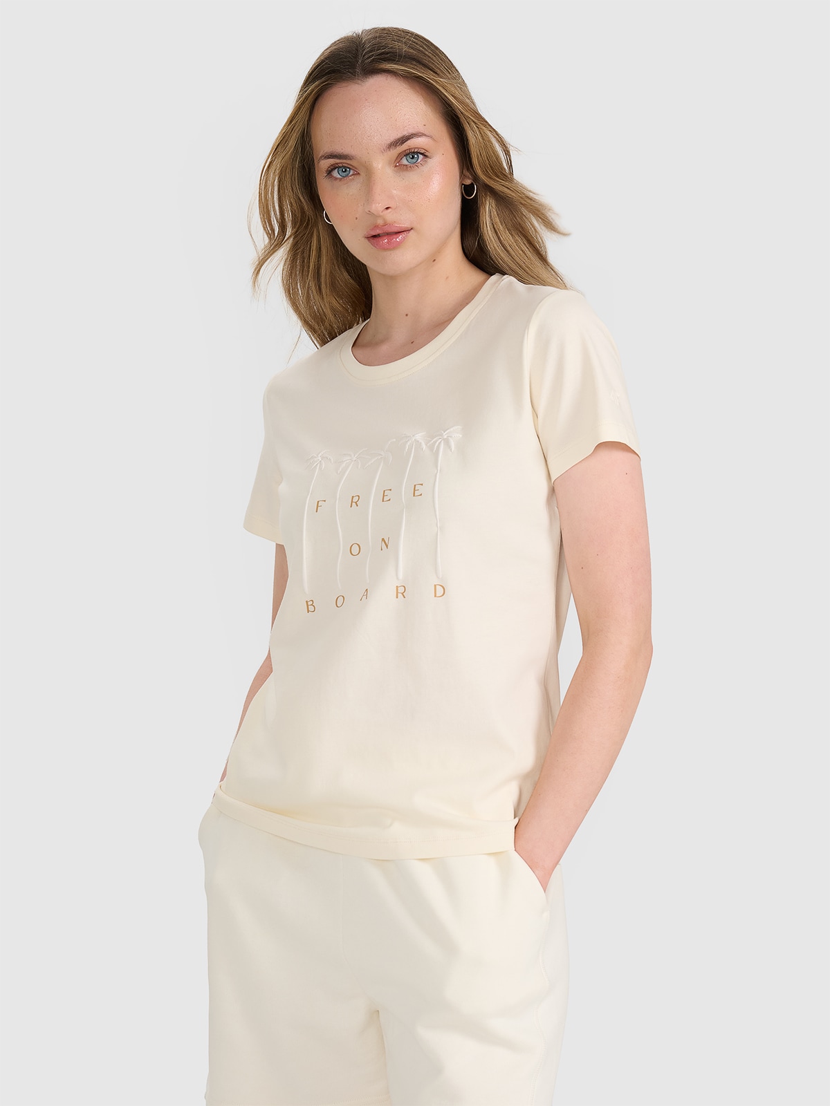 4F T-shirt regular z nadrukiem damski - beżowy S