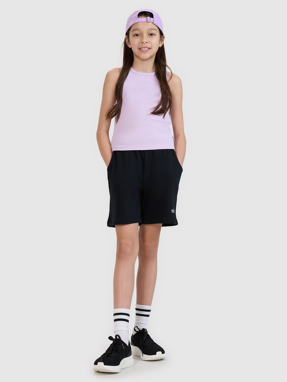 4F Spodenki dresowe dziewczęce - czarne 140 (9-10 lat)