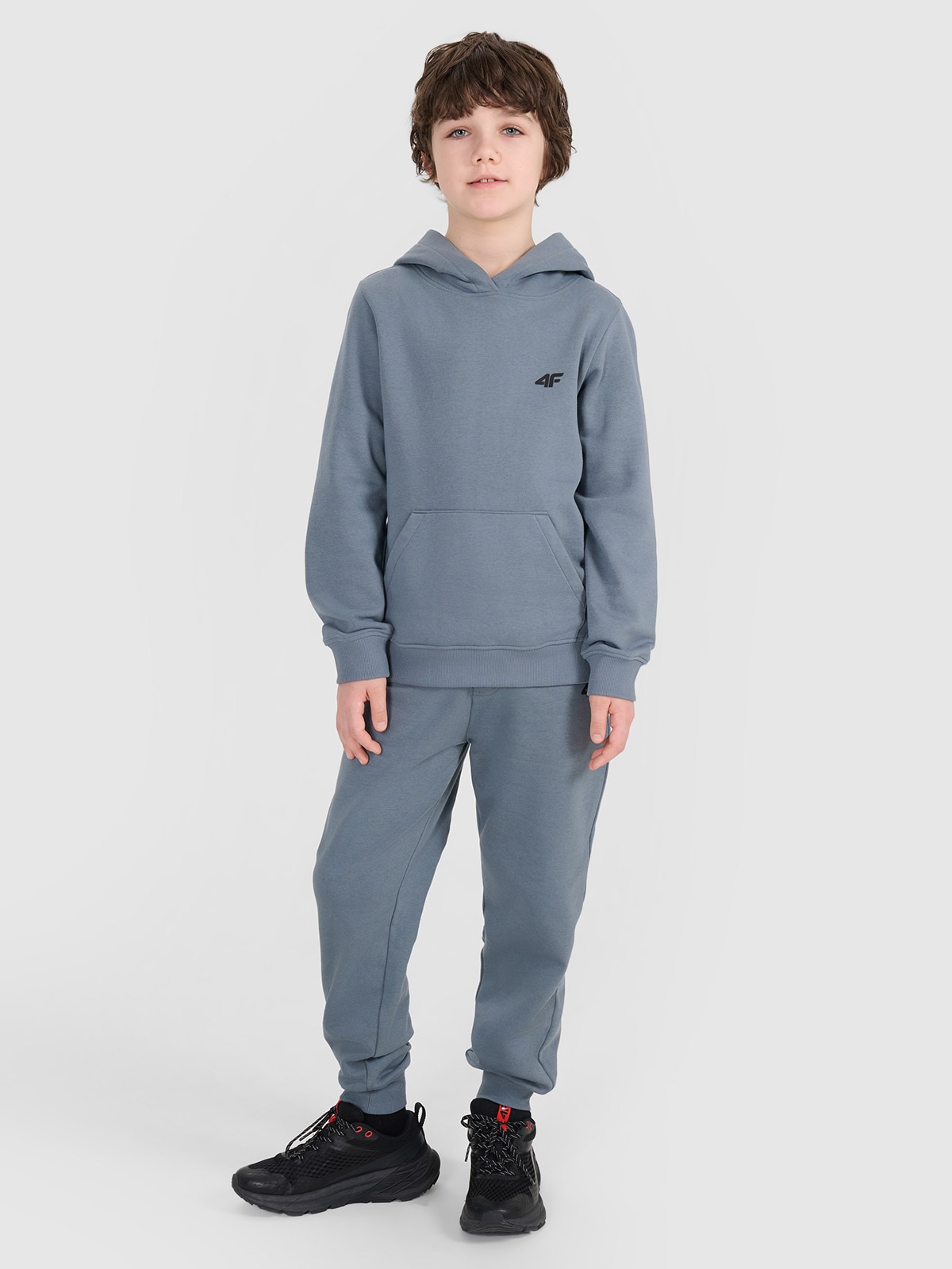 4F Spodnie dresowe joggery chłopięce - turkusowe 122 (6-7 lat)