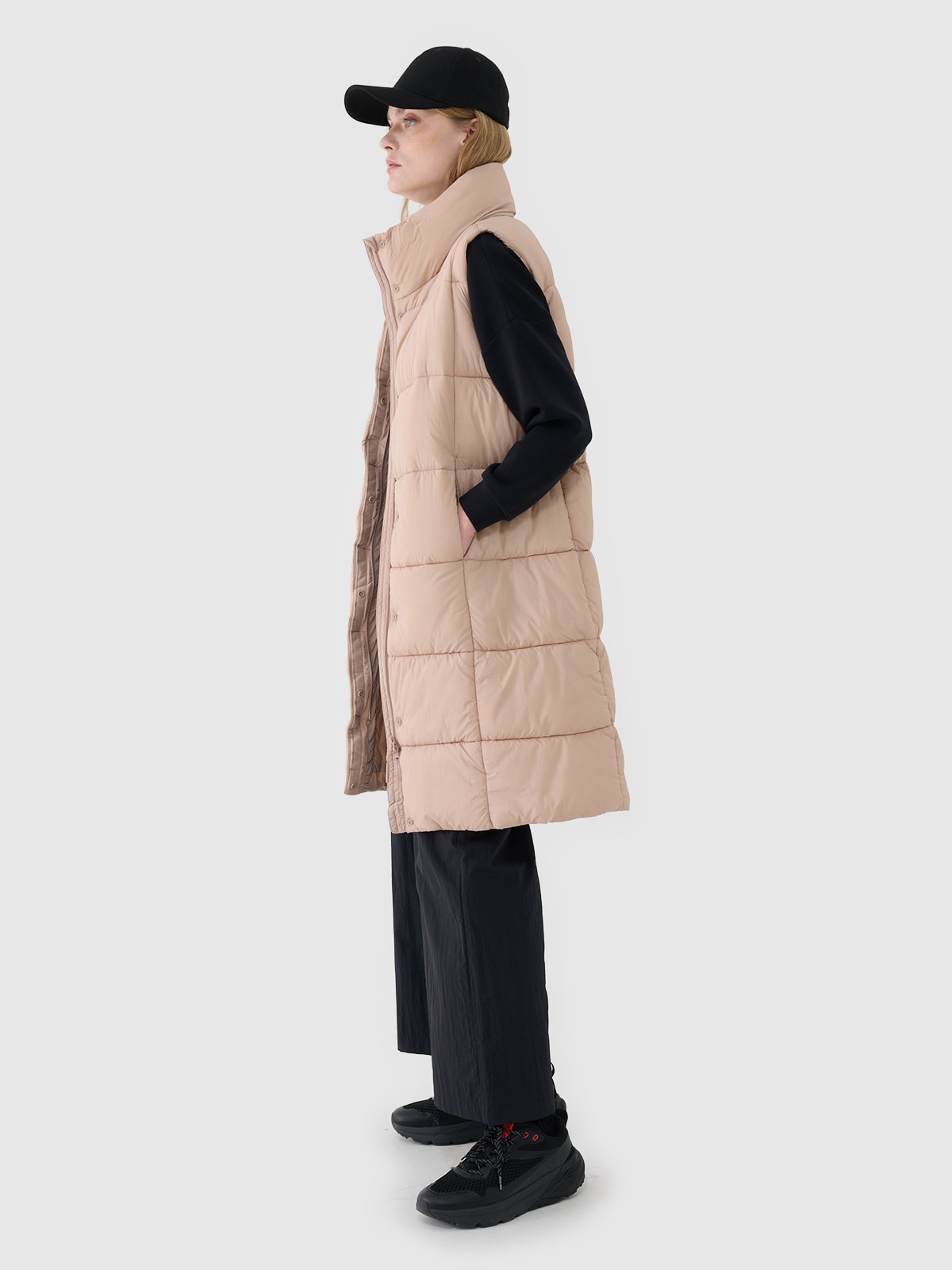 4F Długi bezrękawnik puchowy z wypełnieniem syntetycznym damski - beżowy S