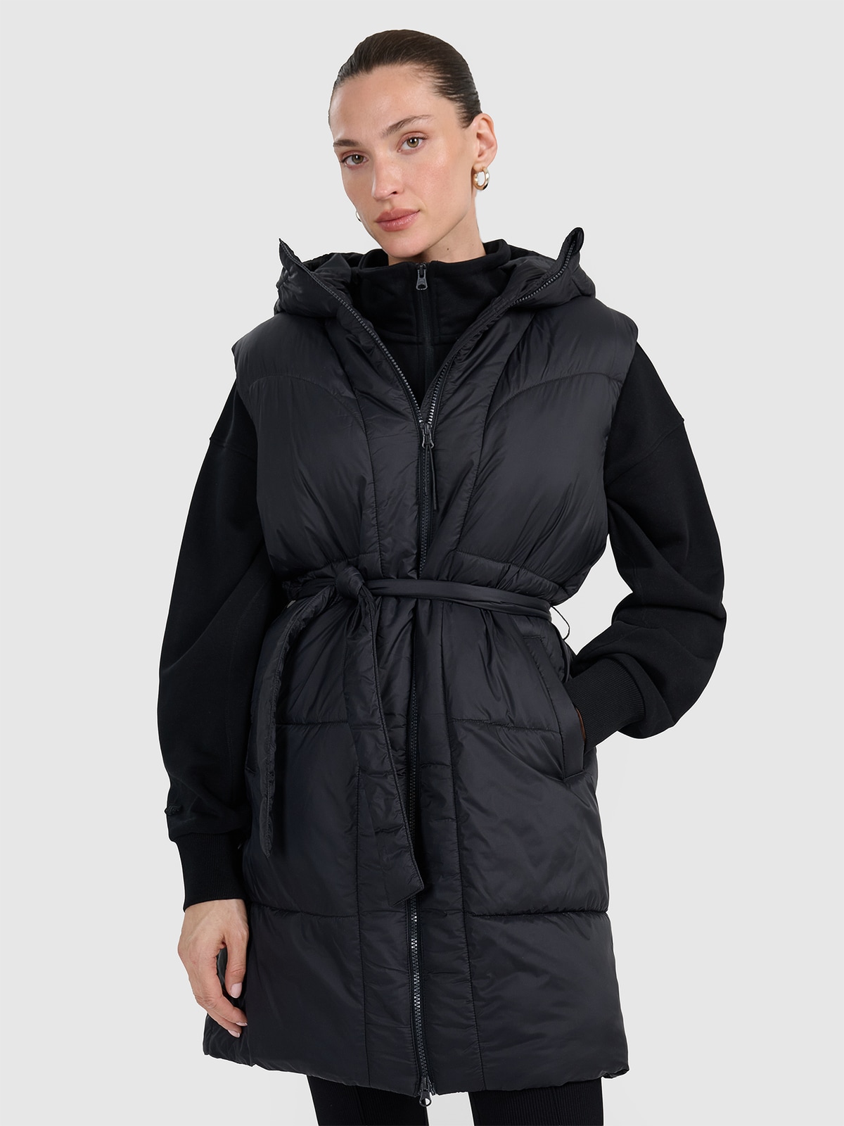 4F Długi bezrękawnik puchowy z wypełnieniem syntetycznym damski - czarny S