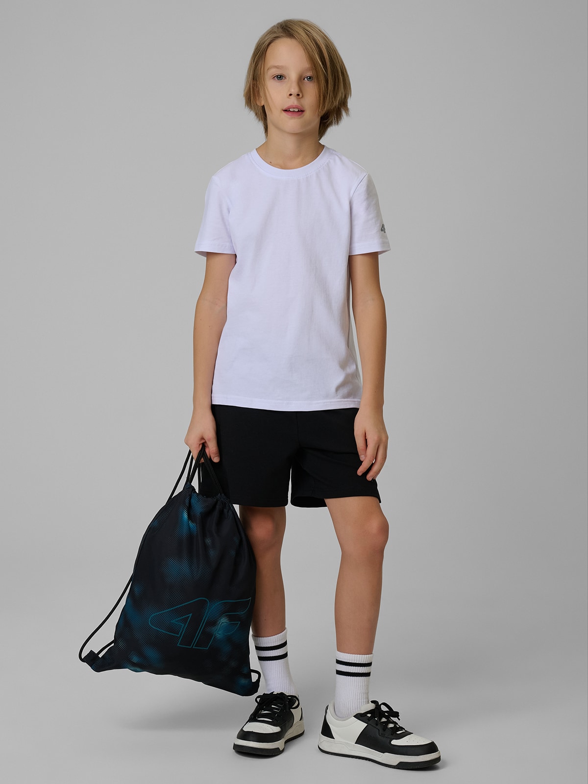 4F Komplet sportowy na WF (koszulka+spodenki+worek) chłopięcy - czarny 122/128 (6-8 lat)