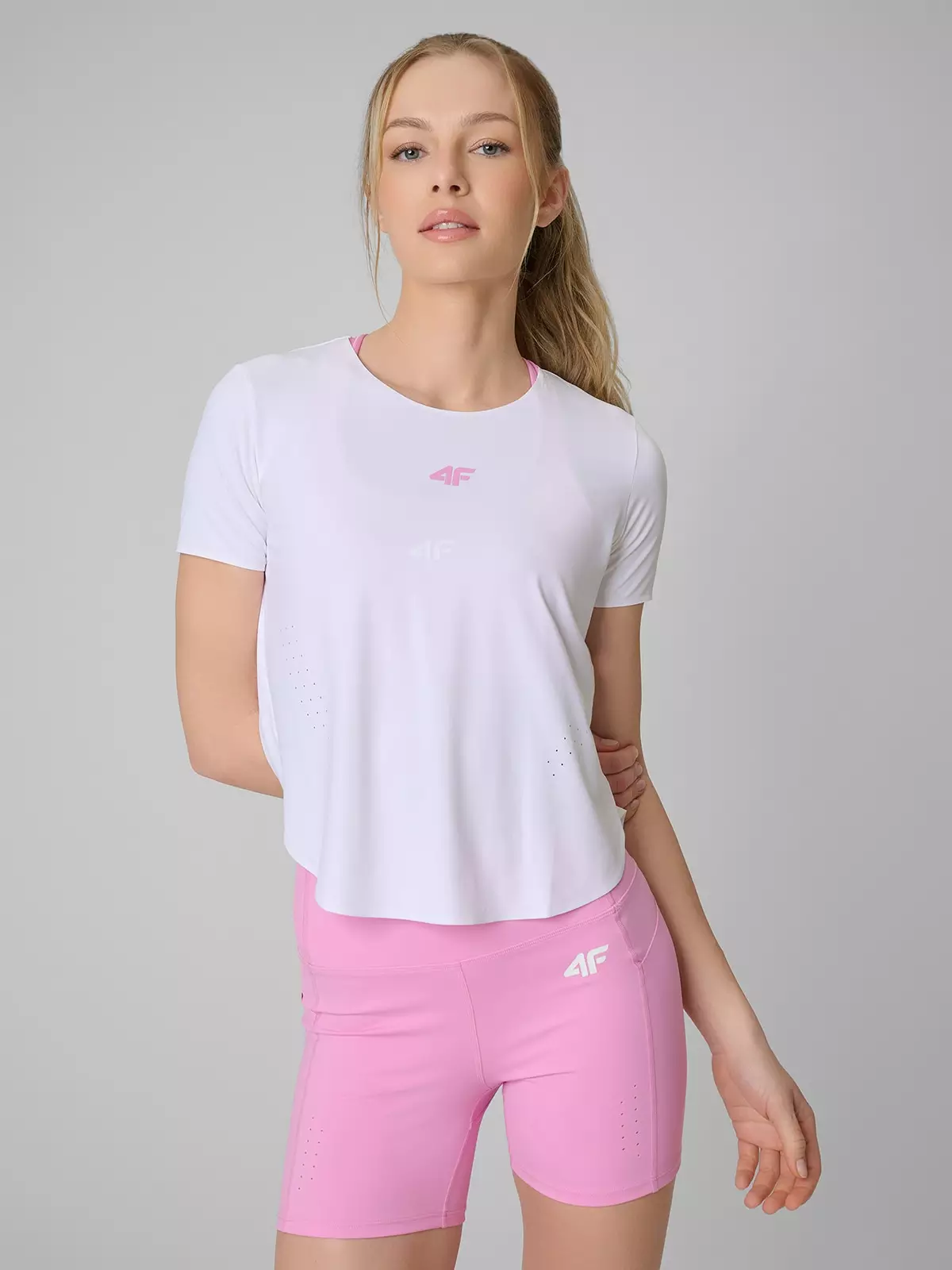 4F Koszulka treningowa regular szybkoschnąca damska - biała XS