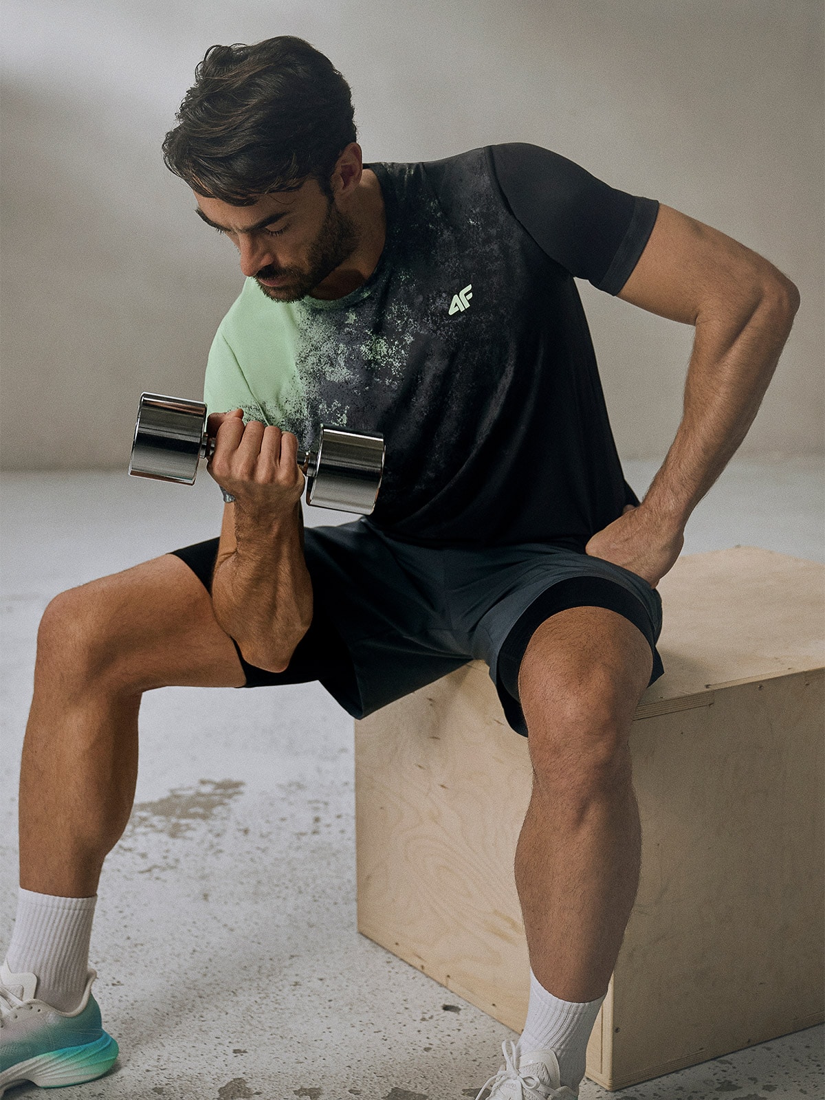 4F Koszulka treningowa regular szybkoschnąca męska - zielona XL