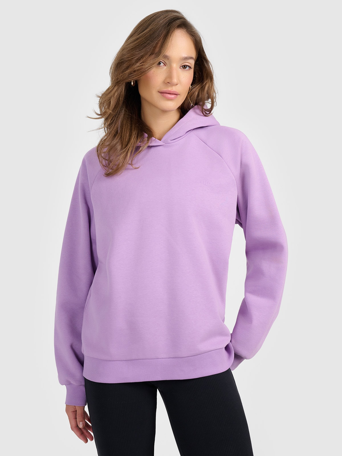 4F Bluza dresowa nierozpinana z kapturem damska - fioletowa XS
