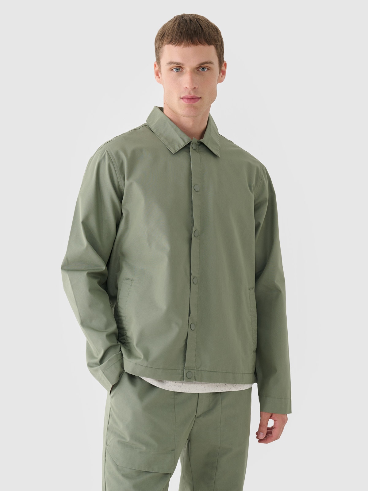 4F Kurtka przejściowa koszulowa męska - oliwkowa/khaki 3XL