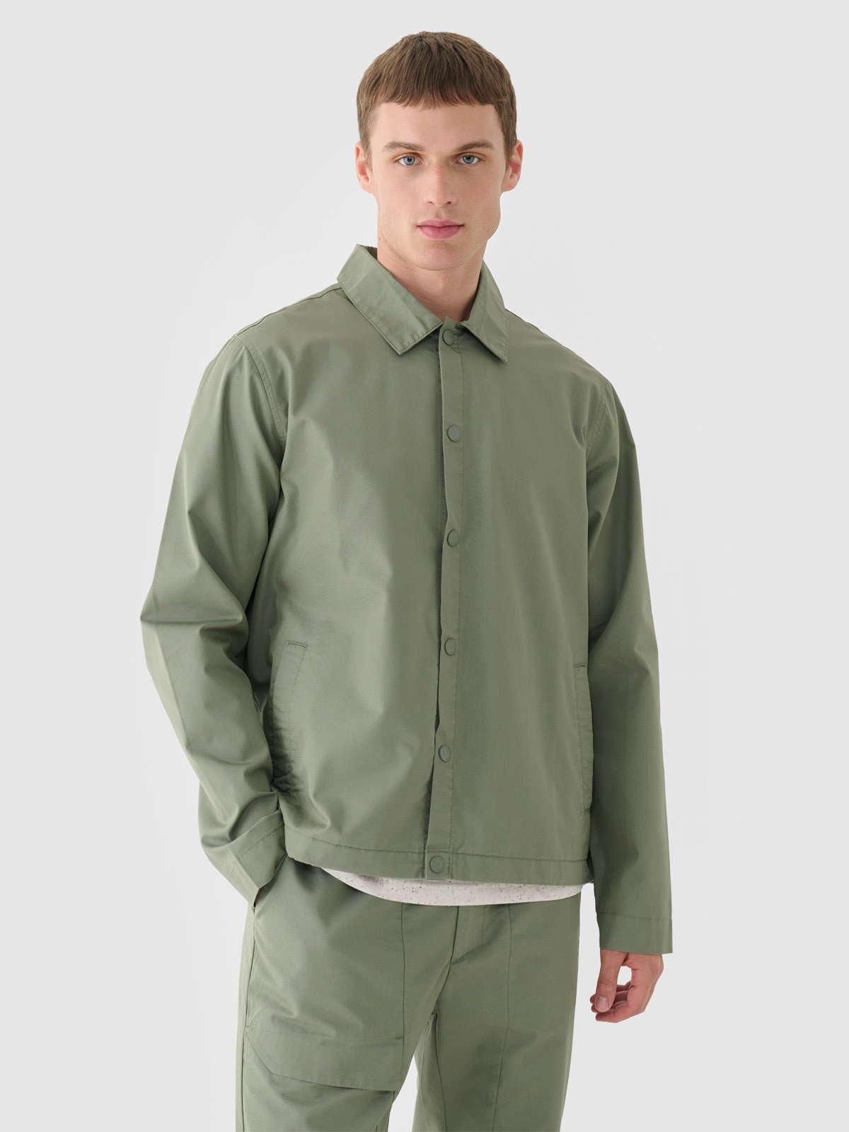 4F Kurtka przejściowa koszulowa męska - oliwkowa/khaki 3XL