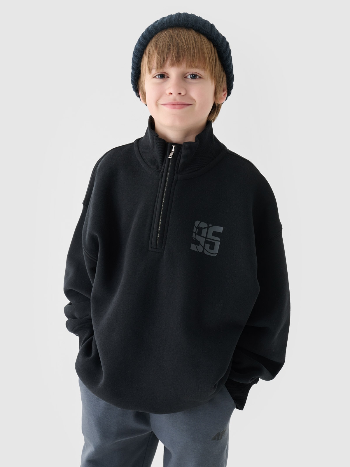 4F Bluza dresowa nierozpinana bez kaptura chłopięca - czarna 164 (13-14 lat)
