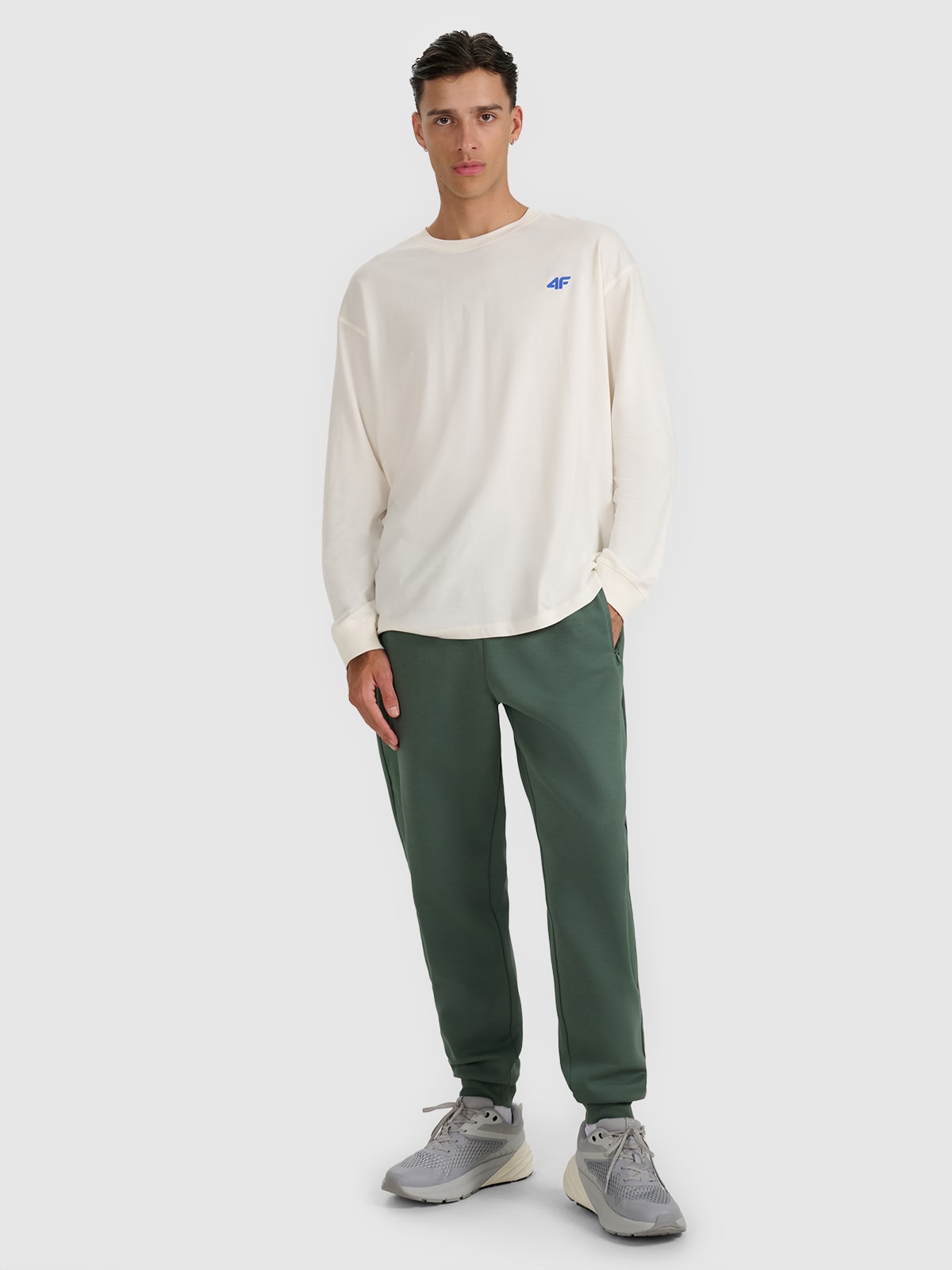 4F Spodnie dresowe joggery męskie - oliwkowe/khaki XL