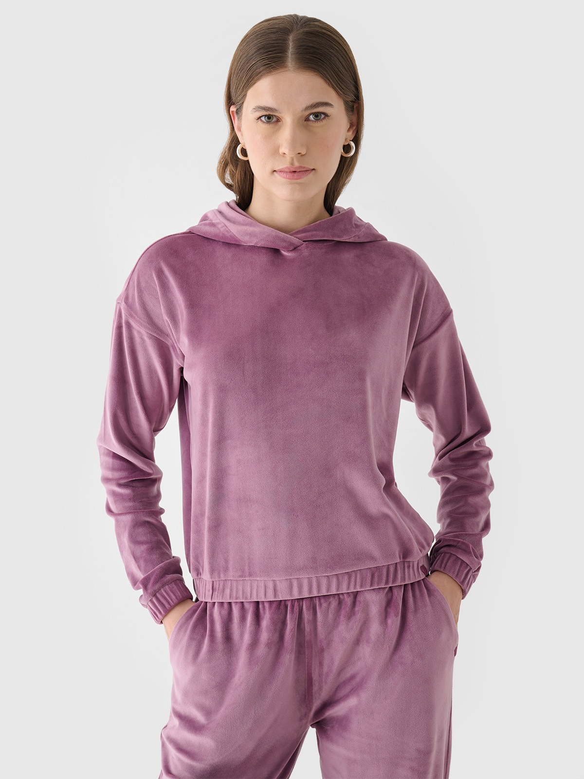 4F Bluza dresowa z weluru nierozpinana z kapturem damska - różowa L